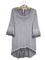 Bluza tredy gri mărime M vedere din față second-hand premium