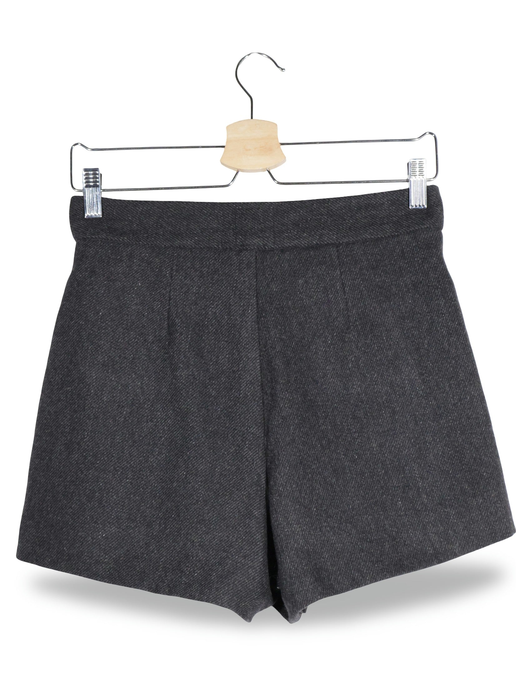 Pantaloni scurti Superdry gri închis mărime S vedere din spate second-hand premium