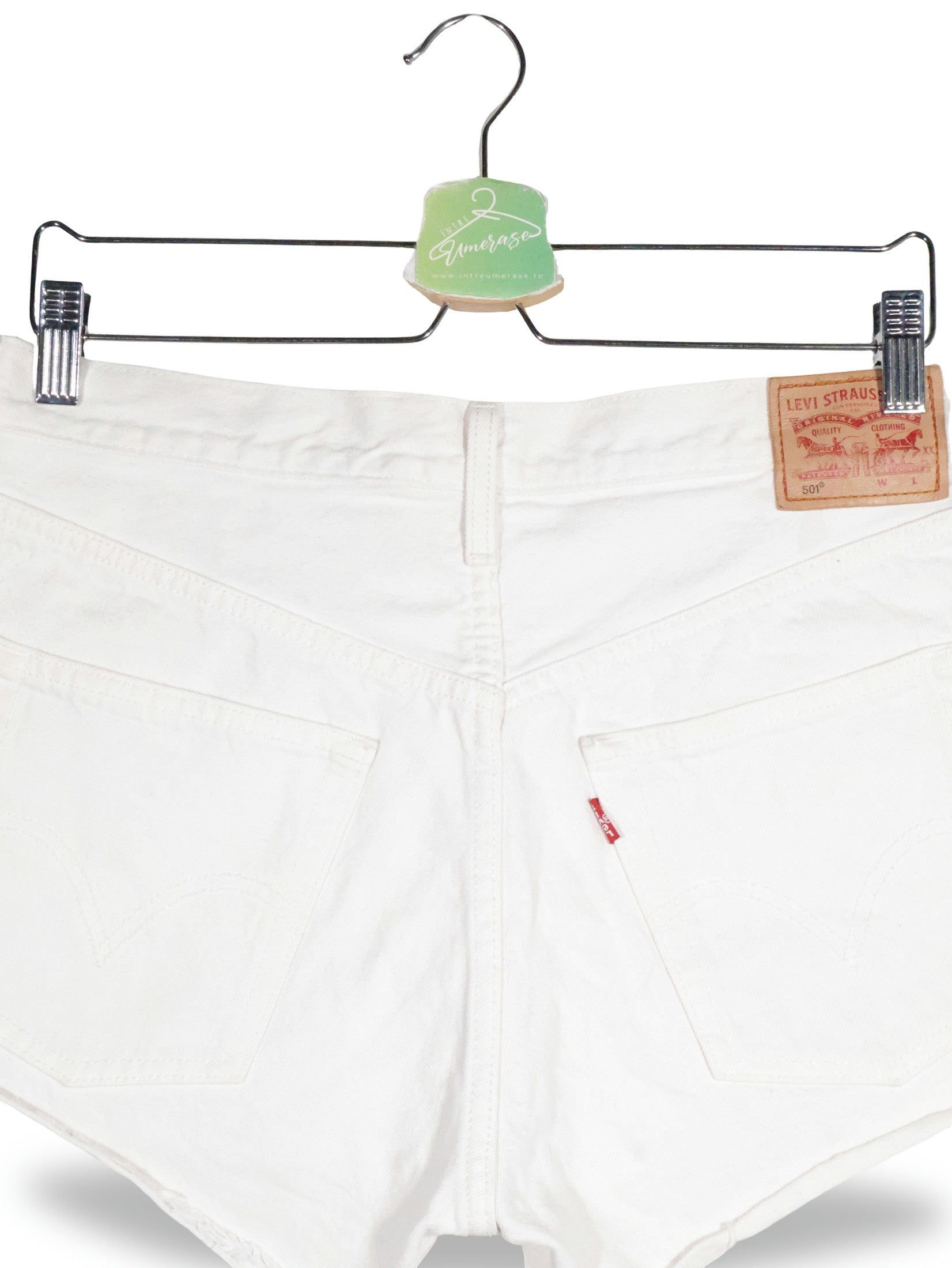 Blugi scurti Levi's alb mărime L detaliu material și croială second-hand premium