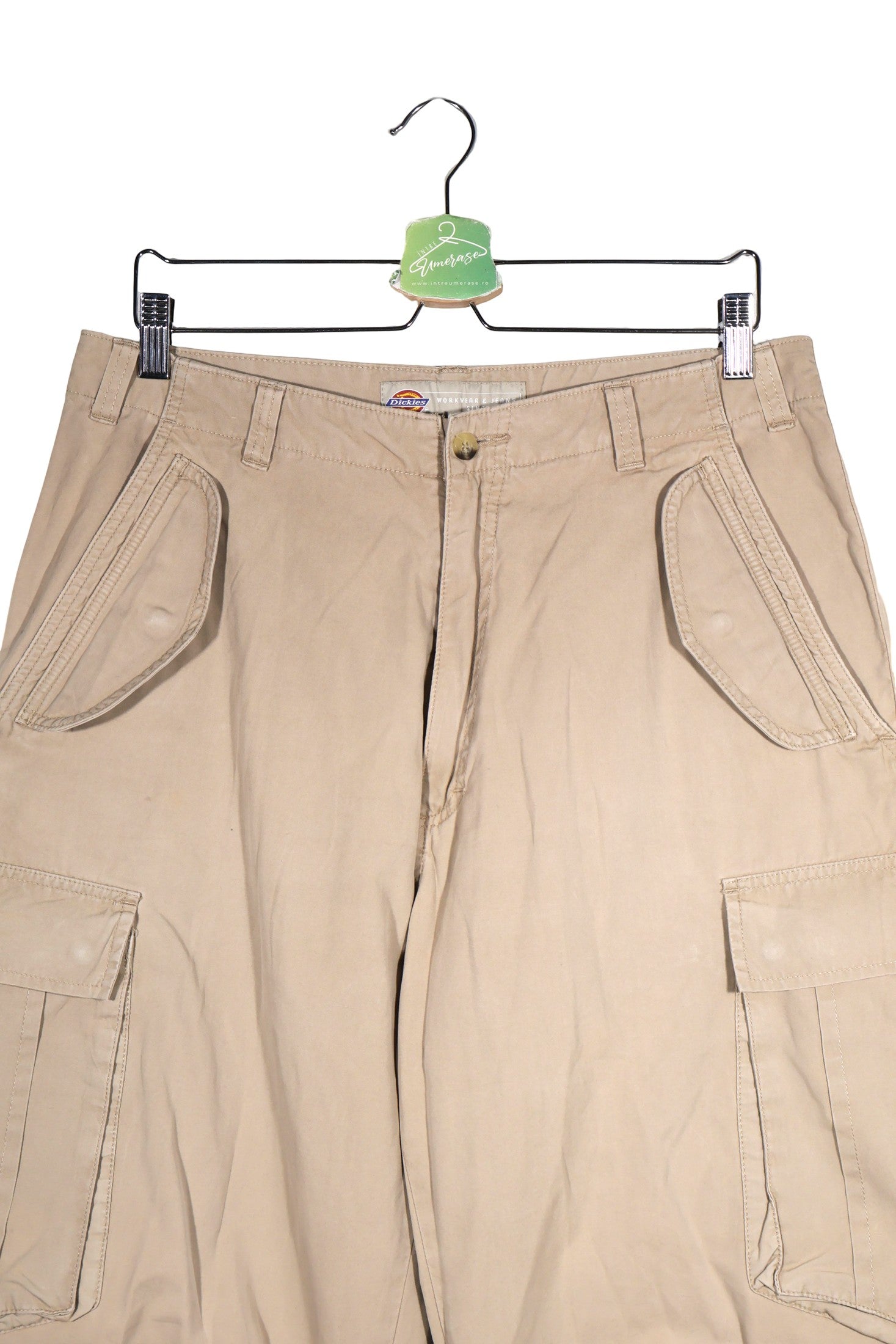 Pantaloni scurti Dickies bej mărime M detaliu material și croială second-hand premium