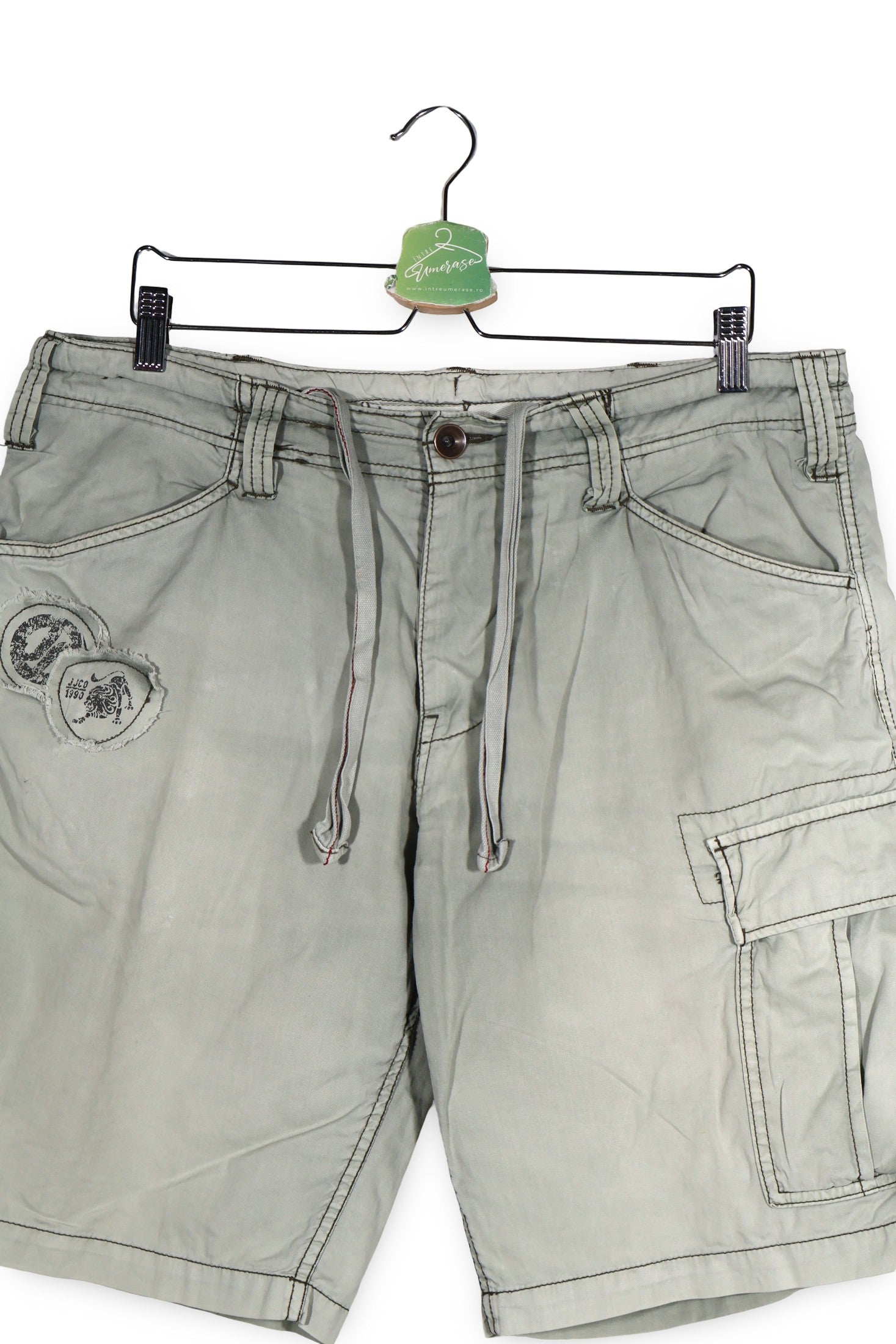 Pantaloni scurti Jack & Jones gri-verde deschis mărime L detaliu material și croială second-hand premium