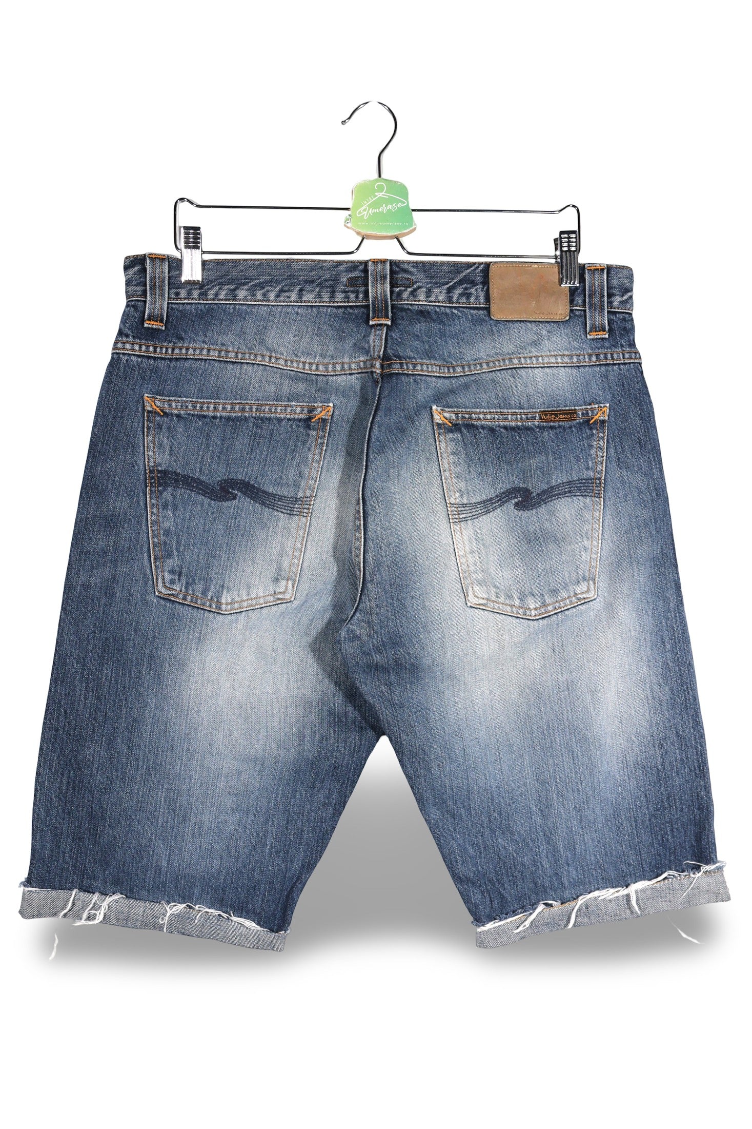 Blugi scurti Nudie Jeans albastru denim spălat mărime L vedere din spate second-hand premium