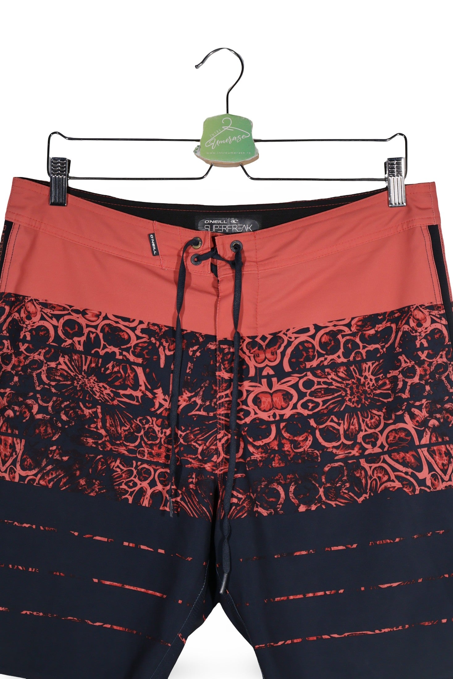 Pantaloni scurti O'Neill coral și bleumarin mărime S detaliu material și croială second-hand premium