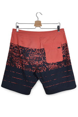 Pantaloni scurti O'Neill coral și bleumarin mărime S vedere din spate second-hand premium