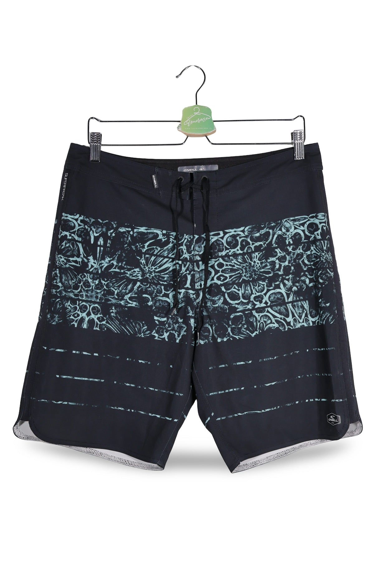 Pantaloni scurti O'Neill negru cu print albastru-verzui mărime S vedere din față second-hand premium