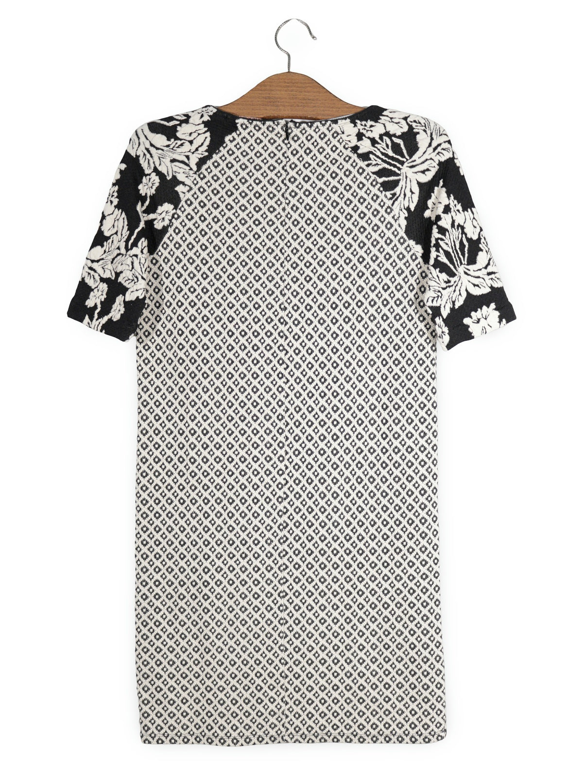 Rochie MAISON SCOTCH alb și negru mărime S vedere din spate second-hand premium