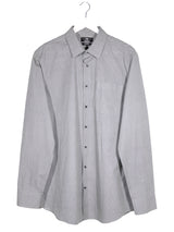 Camasa C&A gri deschis cu imprimeu geometric alb-negru mărime L vedere din față second-hand premium