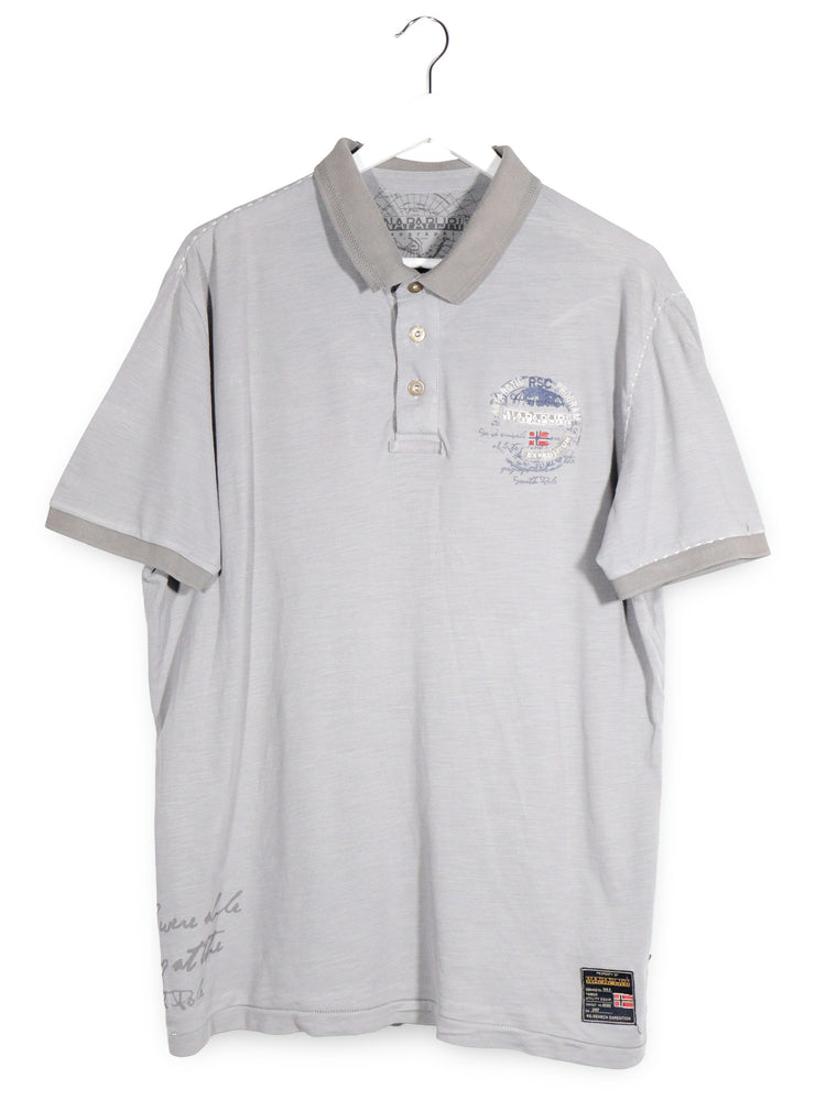 Tricou Napapijri gri deschis mărime XXL vedere din față second-hand premium