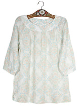 Camasa Lands' End alb cu imprimeu pastel bleu, bej si verde mărime M vedere din față second-hand premium