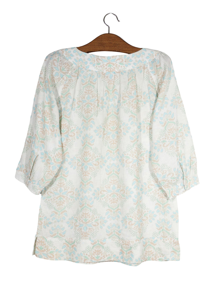Camasa Lands' End alb cu imprimeu pastel bleu, bej si verde mărime M vedere din spate second-hand premium