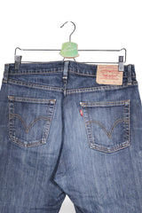 Blugi scurți - Levi's din denim albastru cu tiv decupat – M – Bărbați - spate