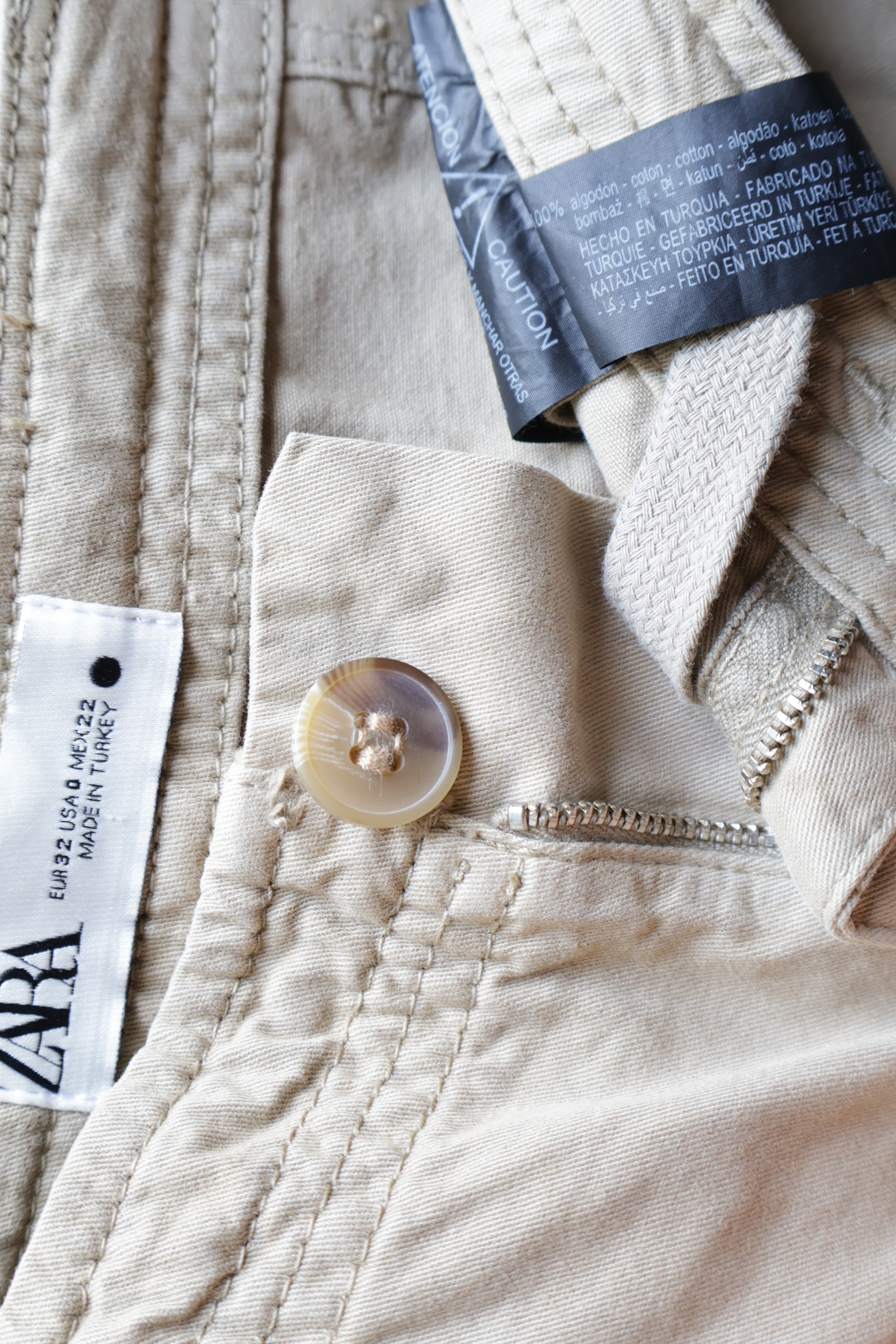 Pantaloni scurti Zara - marimea XXS/XS - Femei