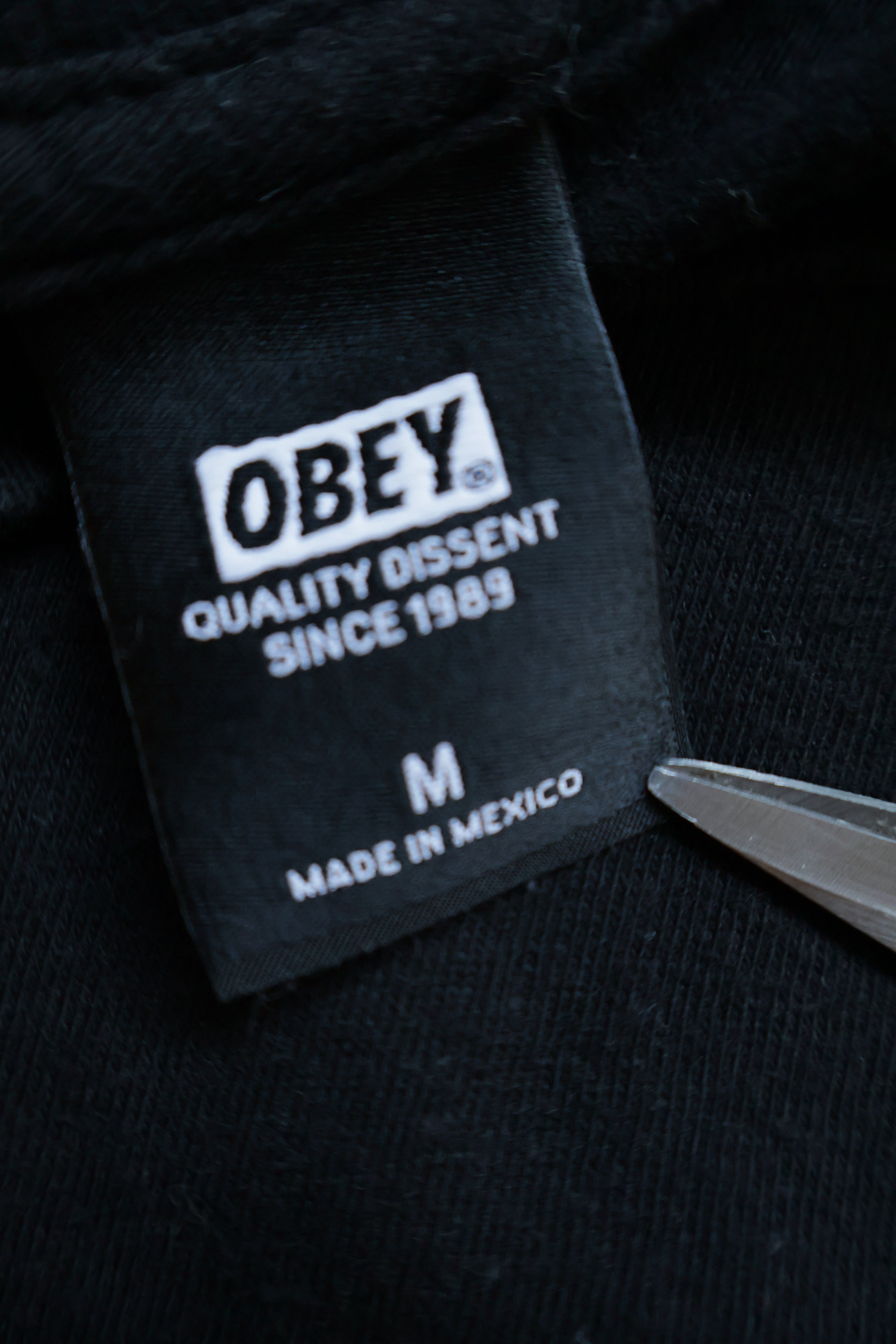 Tricou Obey - marimea M - Barbati