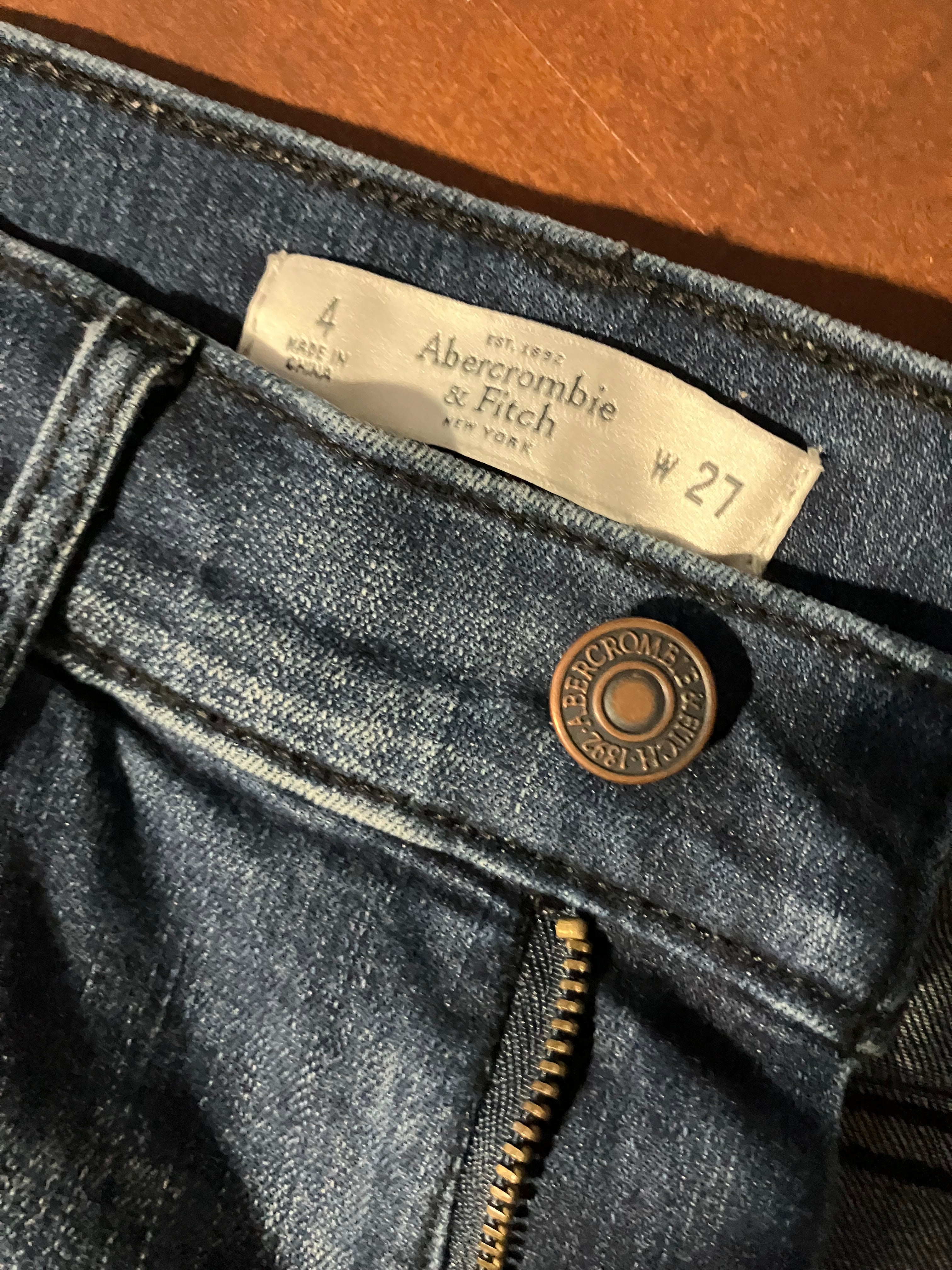 Blugi scurti Abercrombie&Fitch - marimea W27 - S/M