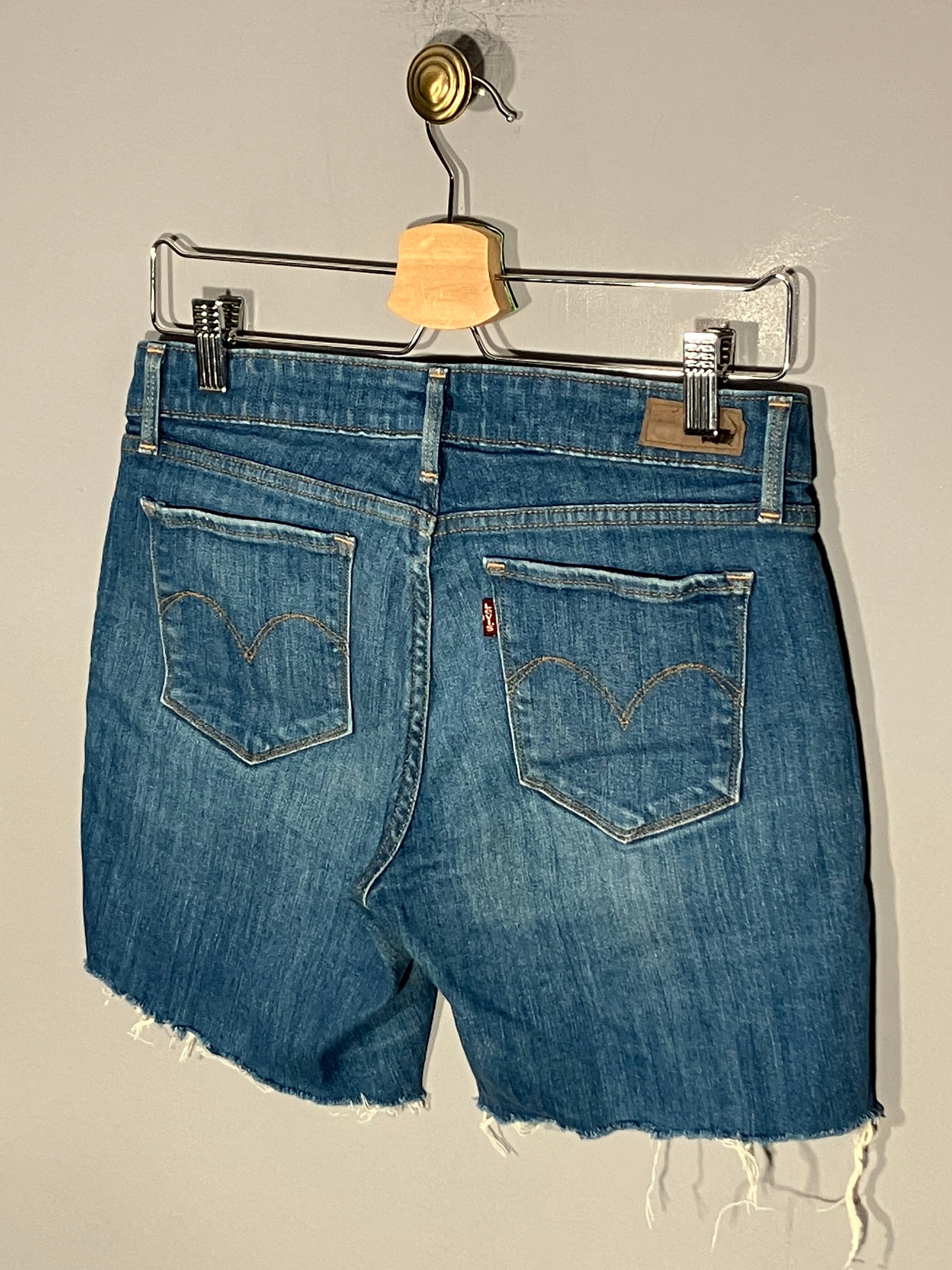 Blugi scurti Levi's - marimea W28 - M