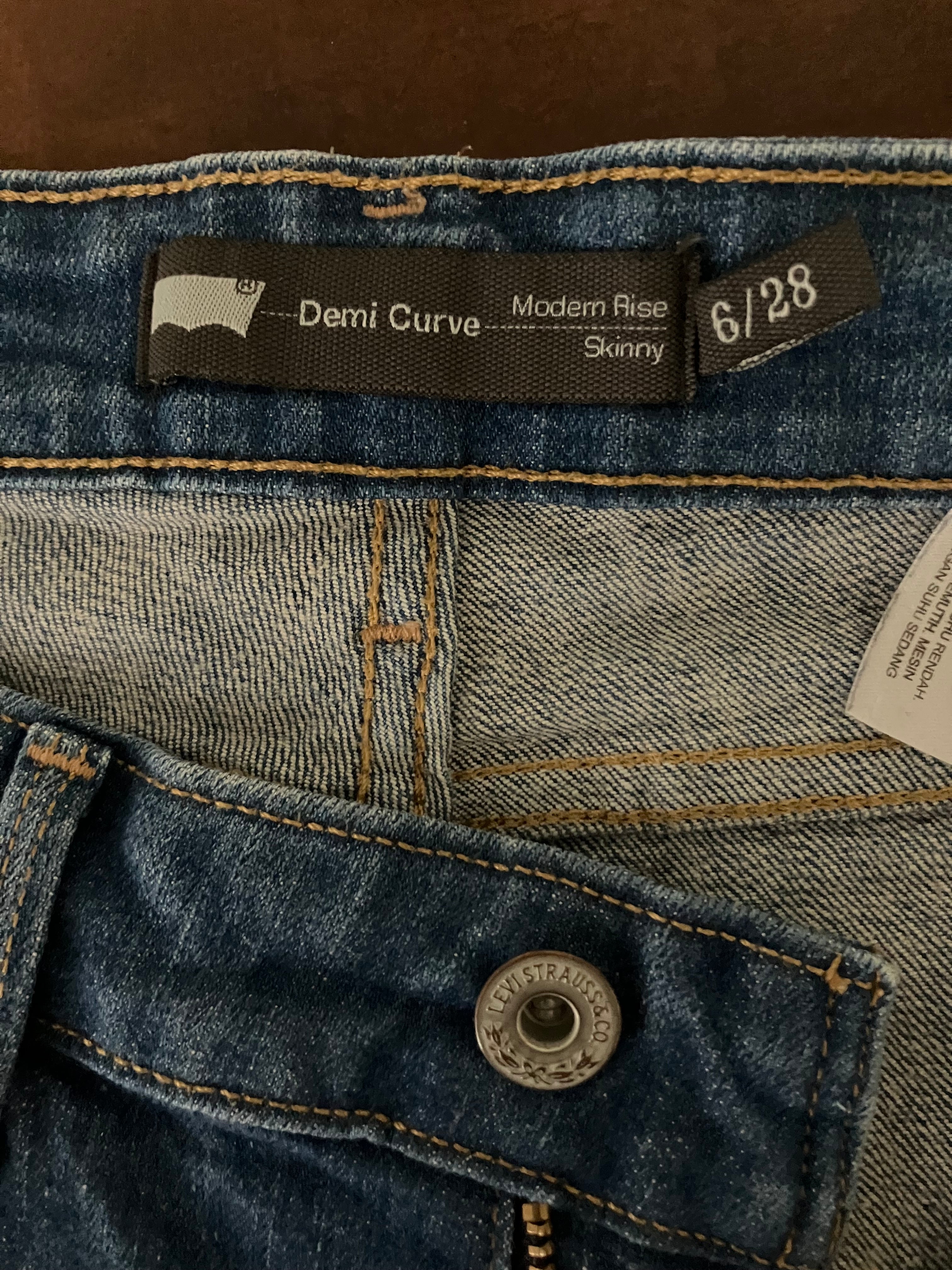 Blugi scurti Levi's - marimea W28 - M
