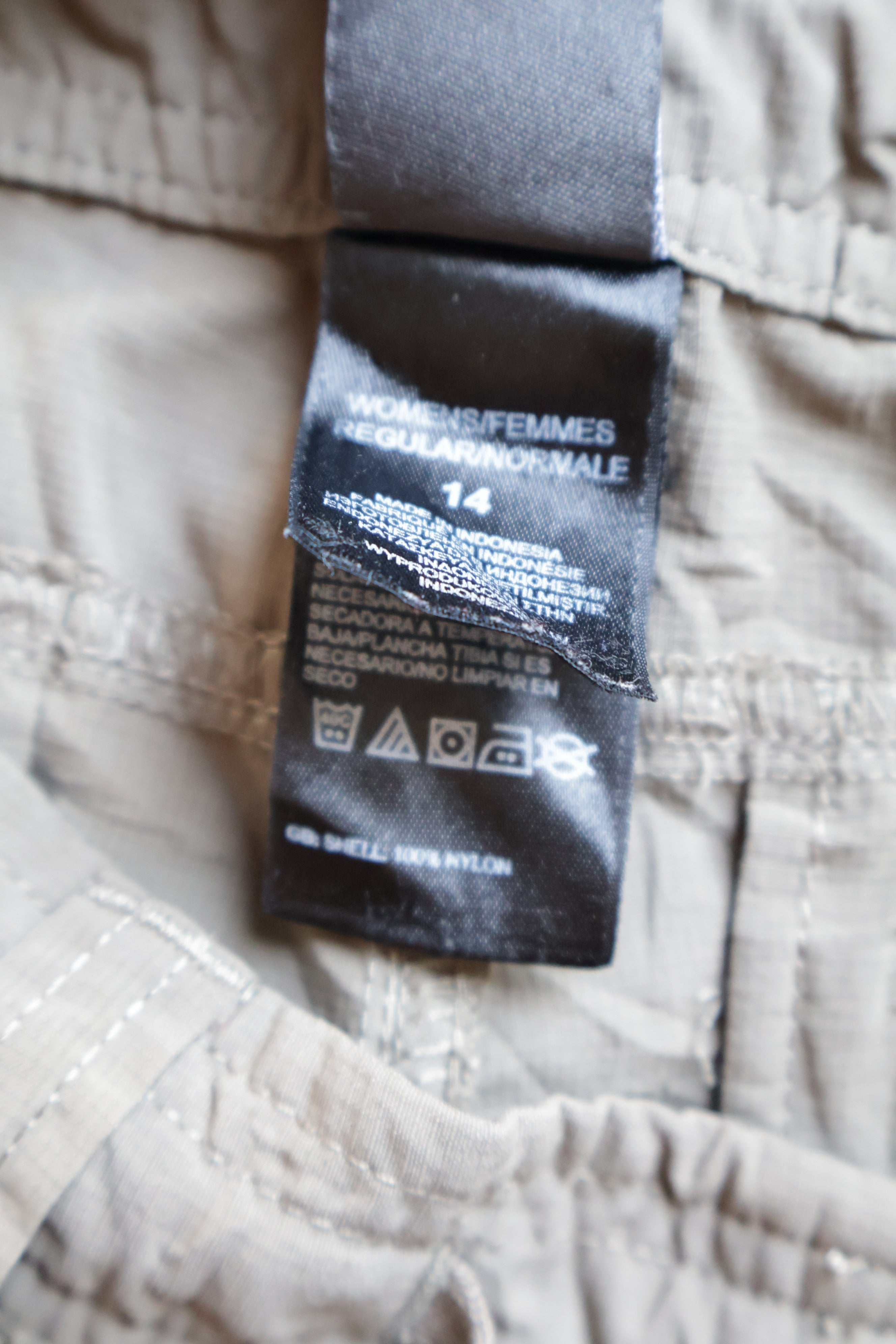Pantaloni 2/3 TheNorthFace - marimea XL - Femei