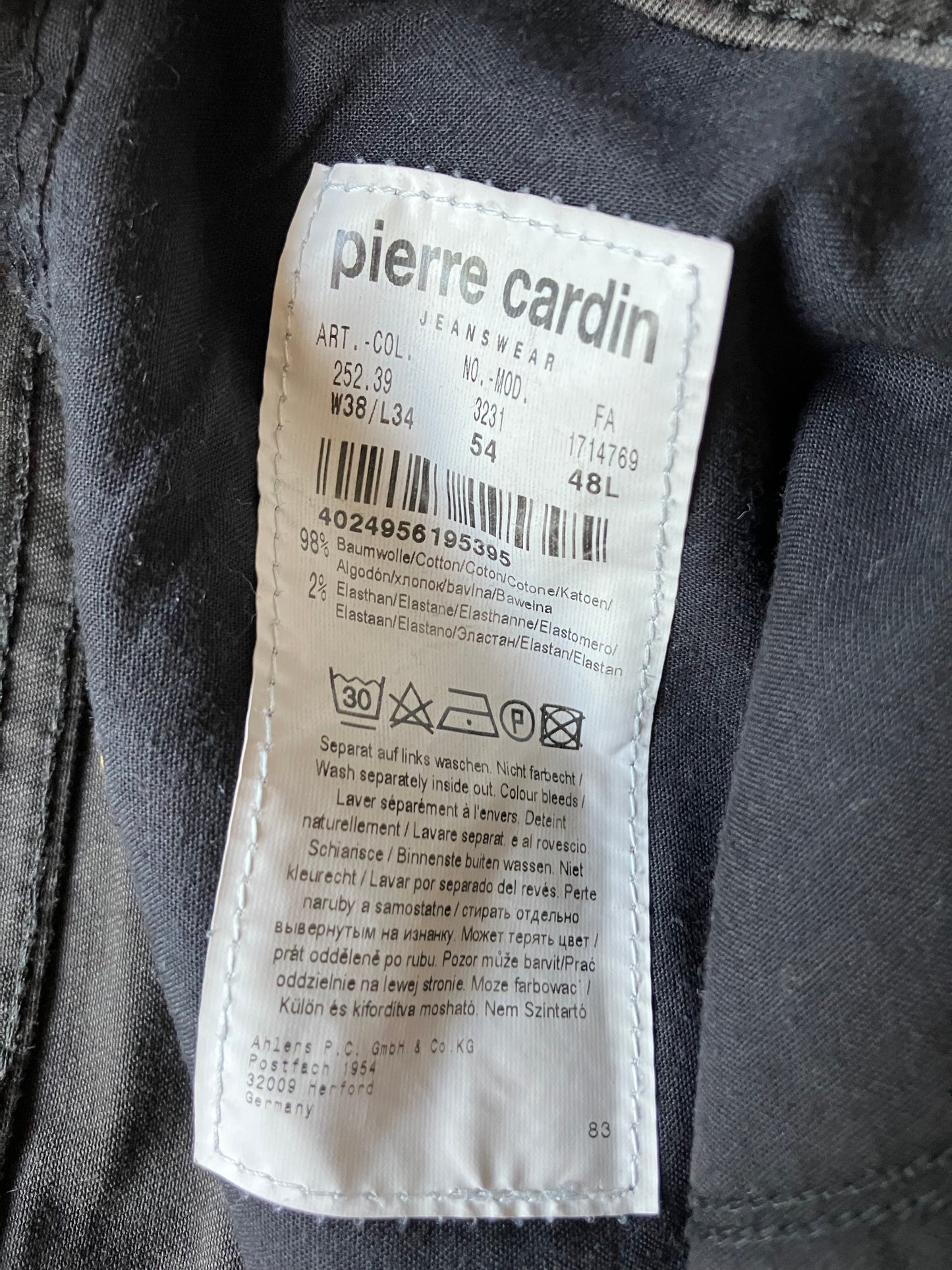 Blugi scurti Pierre Cardin - marimea L/XL