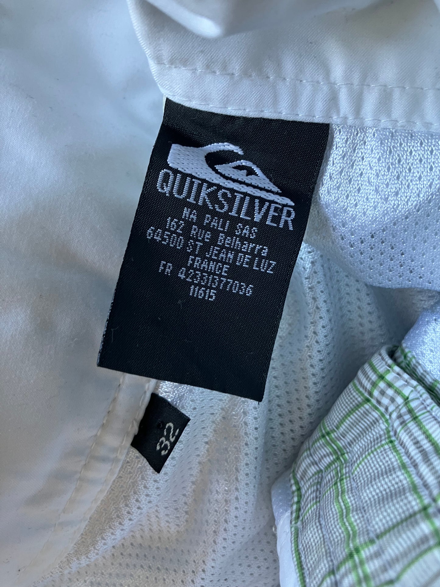 Pantaloni scurti Quiksilver - marimea 32 - S/M