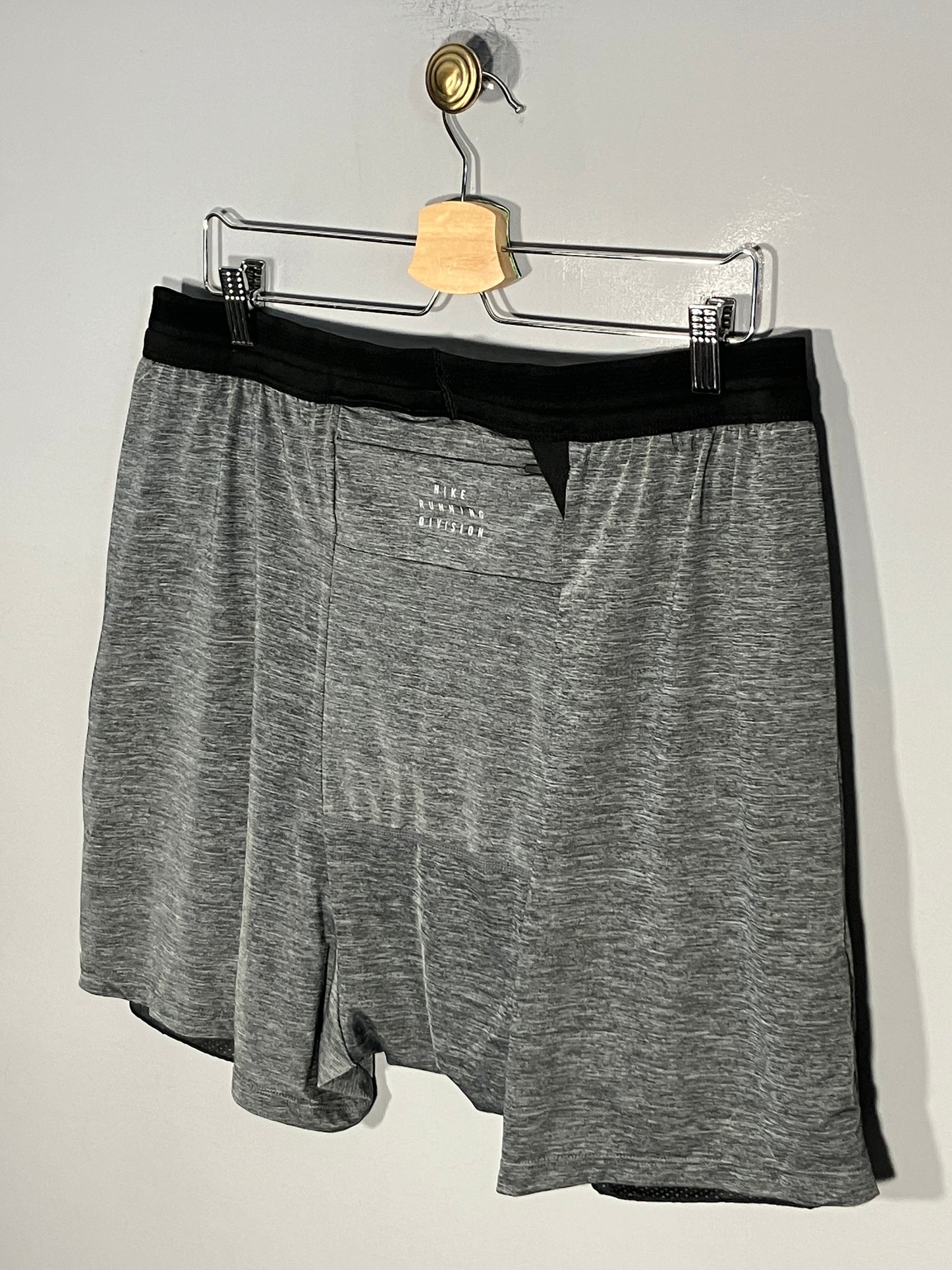 Pantaloni scurti Nike - marimea XL