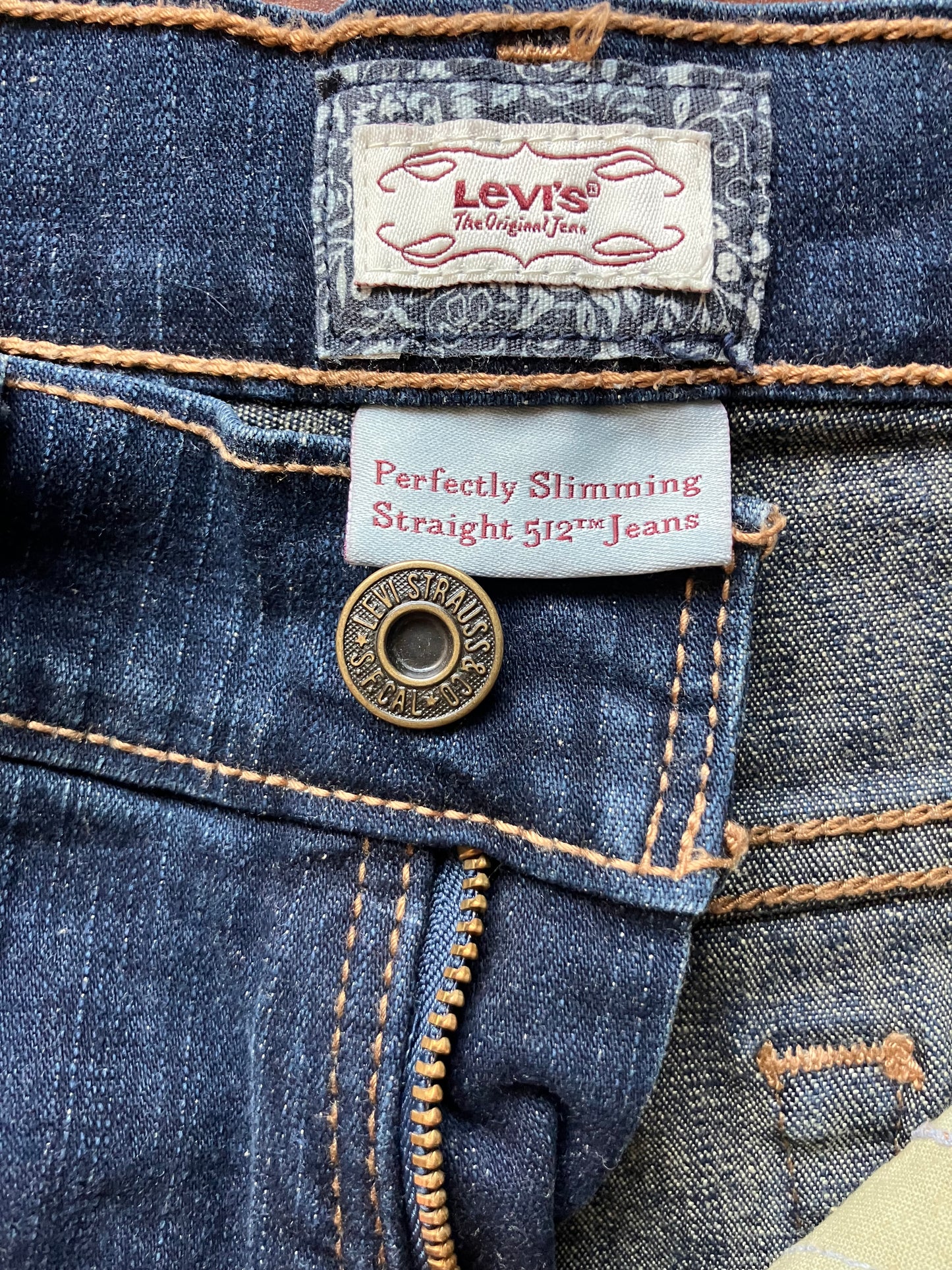 Blugi Levi's - marimea M - W27/W28