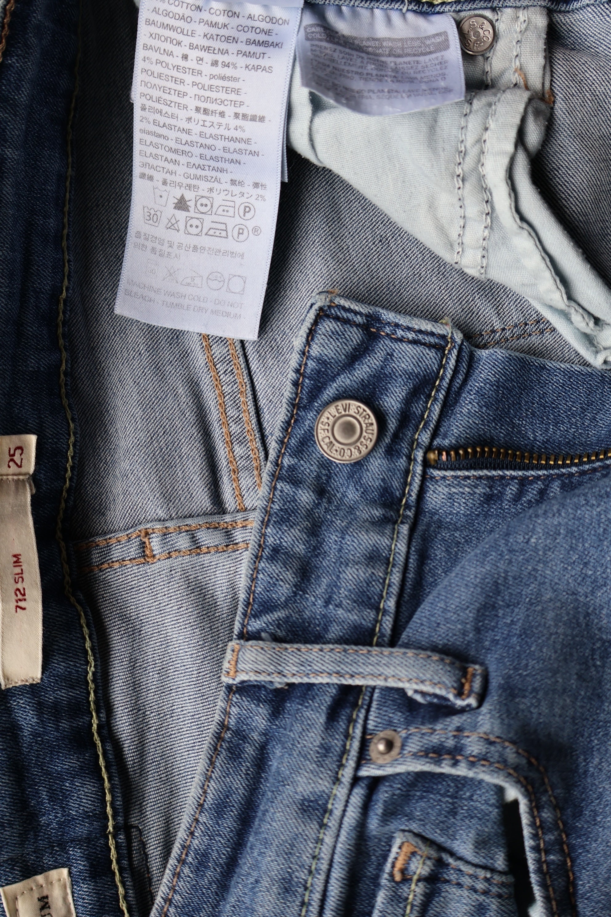 Blugi Levi's - marimea XS W25/L32 - Femei