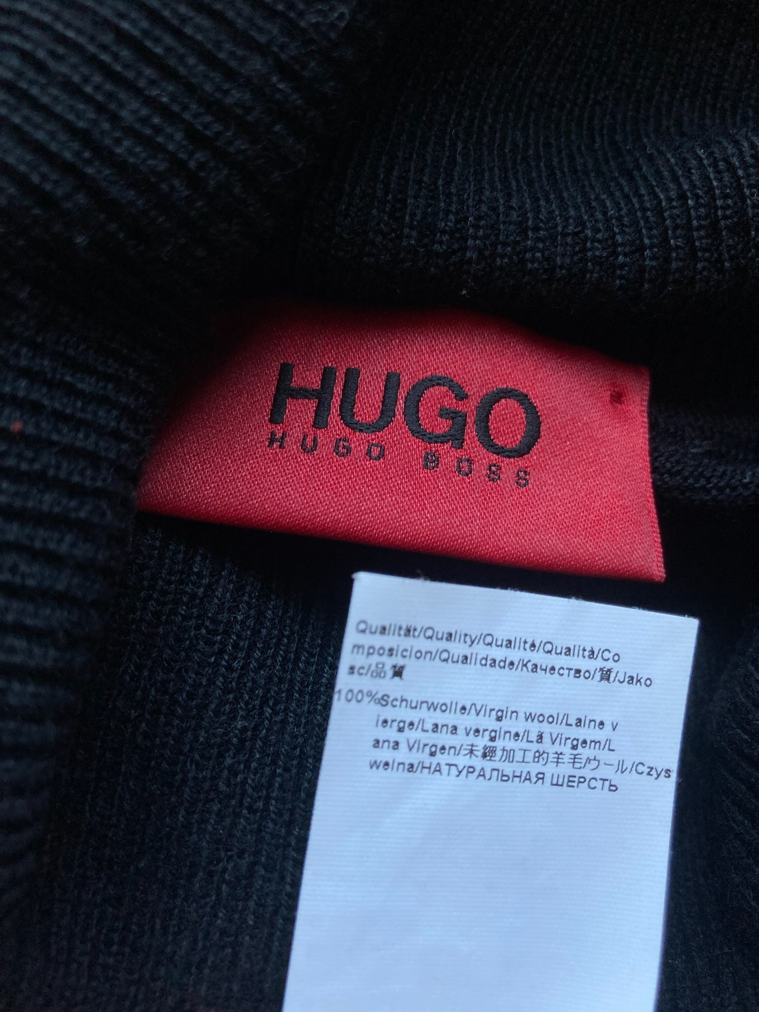 Bluza (100%lana) Hugo Boss - marimea L/XL - Barbati