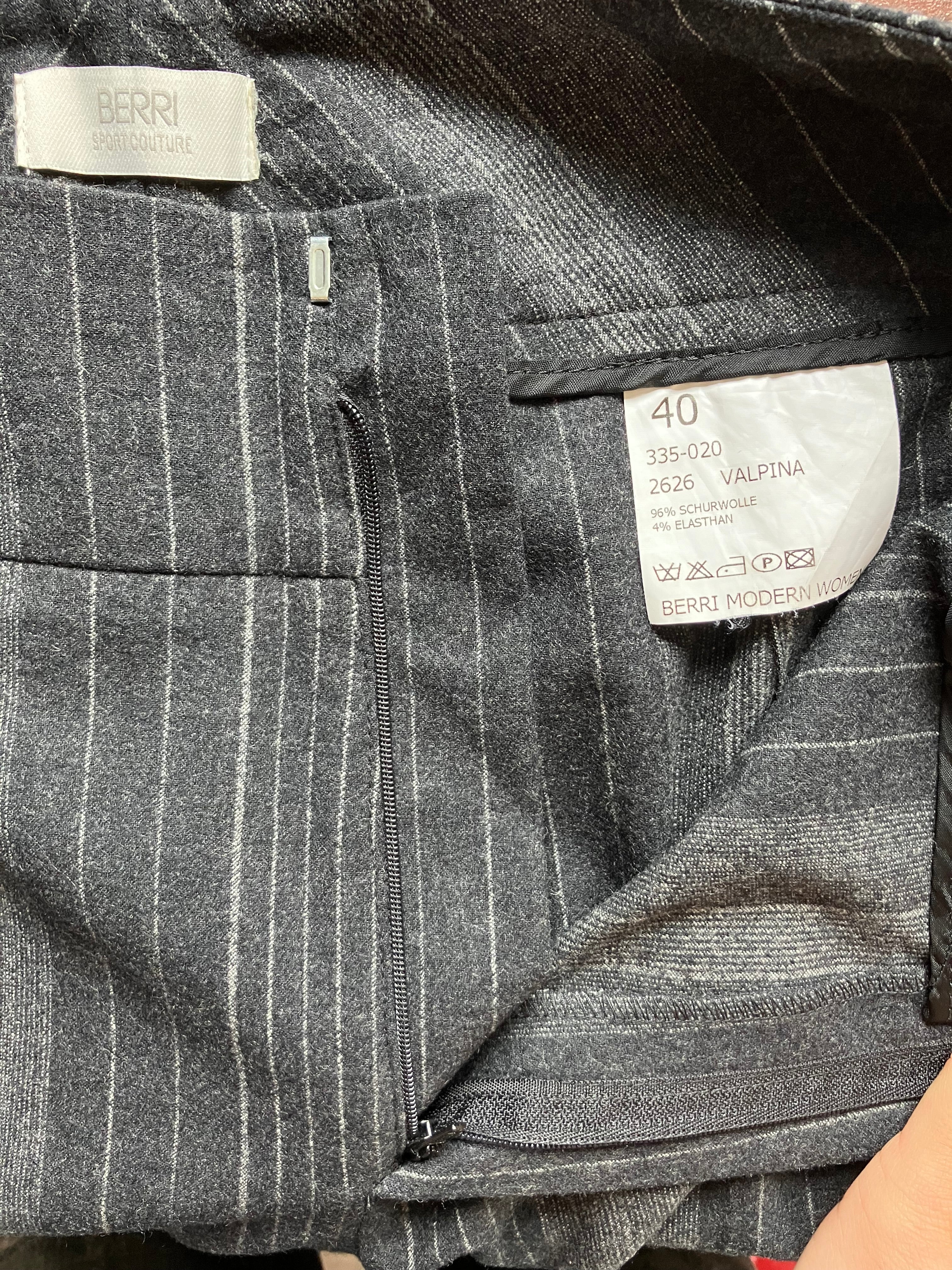 Pantaloni Berri (96%lana) - marimea 40 - L