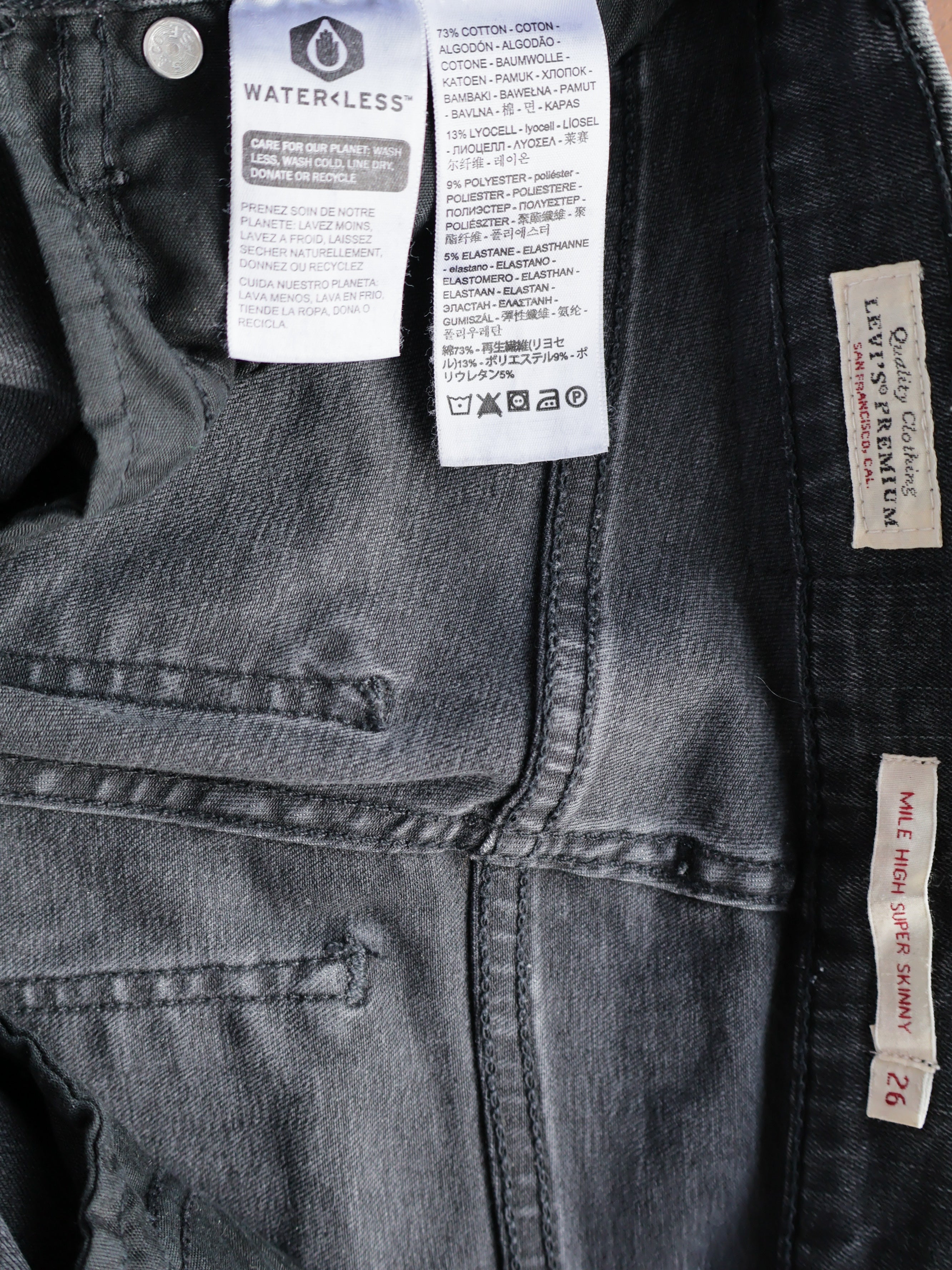 Blugi Levi's - marimea S W26 - Femei