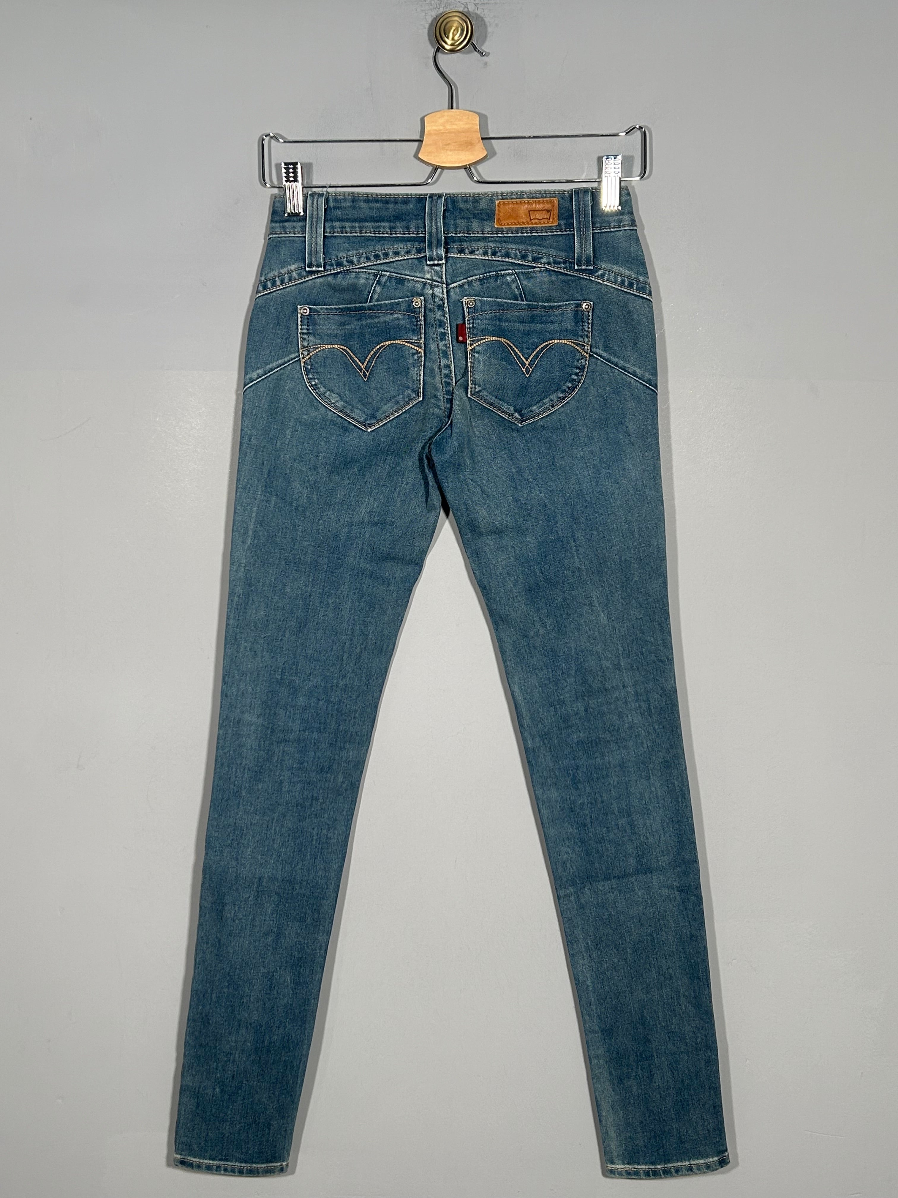 Blugi Levi's - marimea W24 XS - Femei