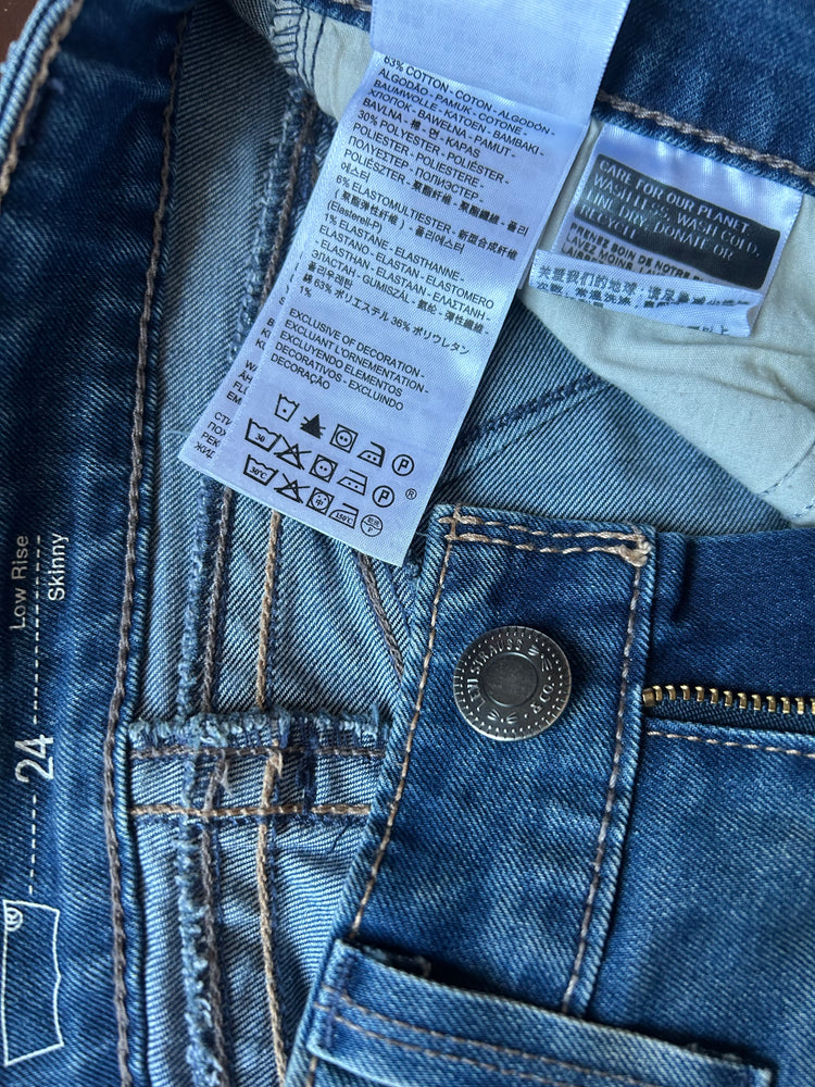 Blugi Levi's - marimea XS W24 - Femei