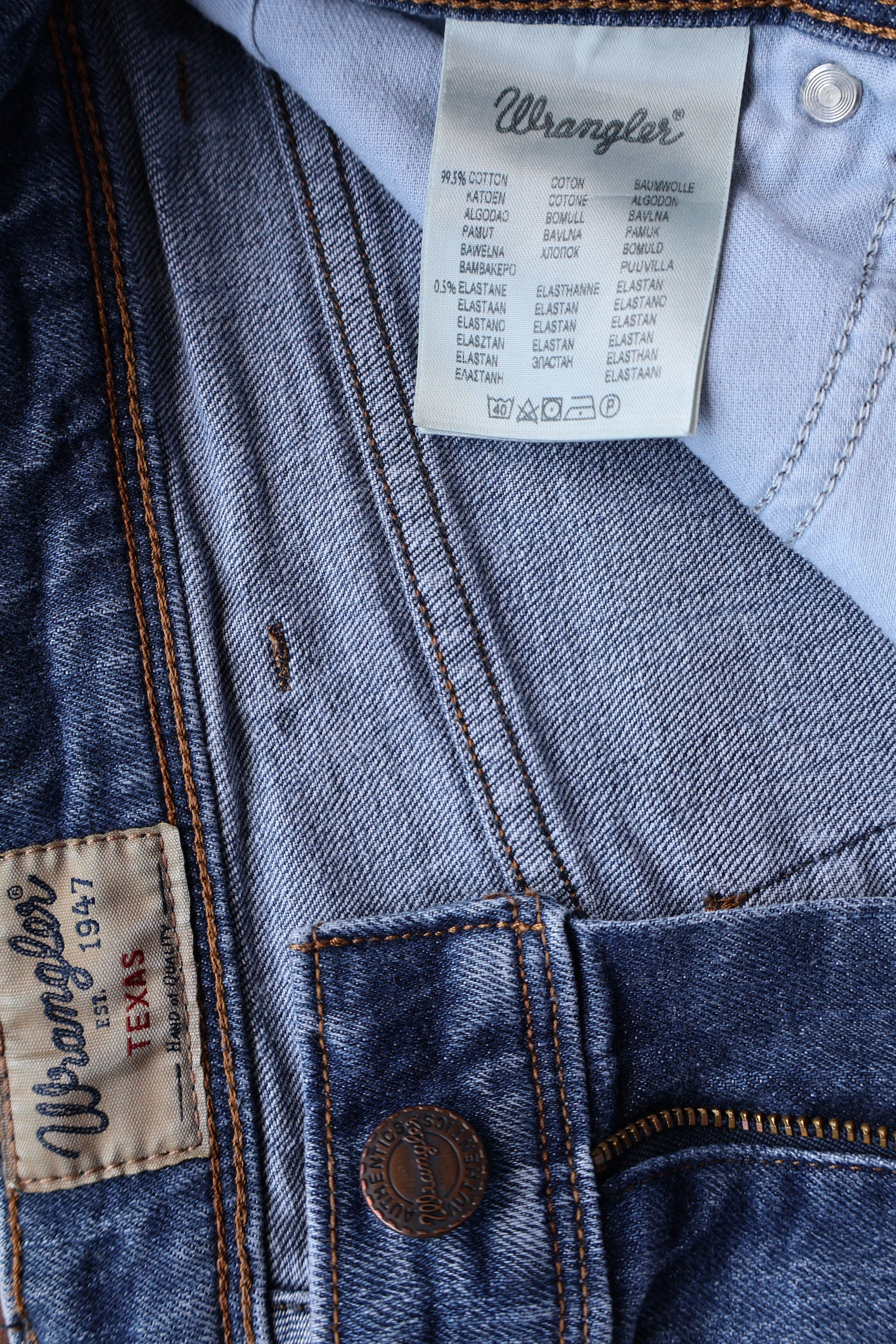 Blugi Wrangler - marimea L W36/L36 - Barbati