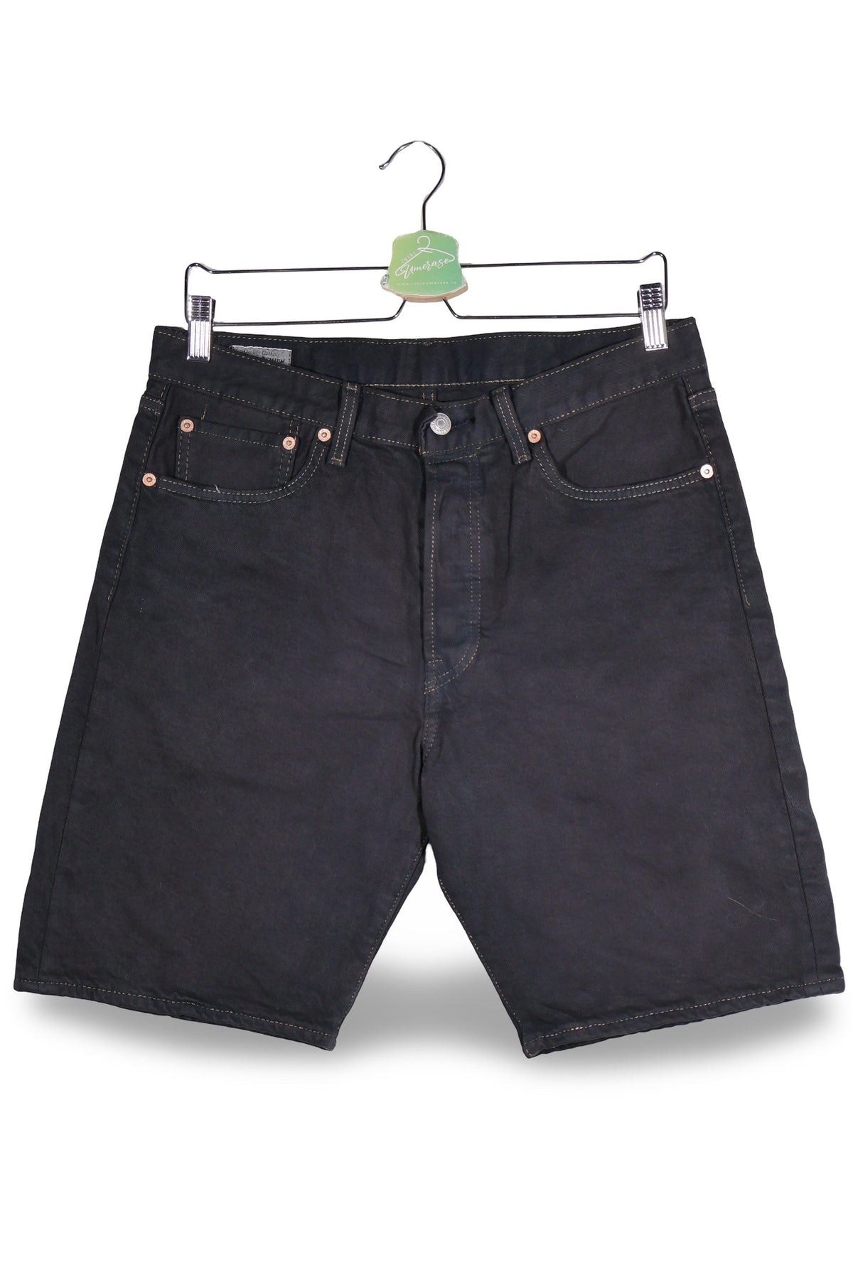 Blugi scurti Levi's negru mărime S vedere din față second-hand premium