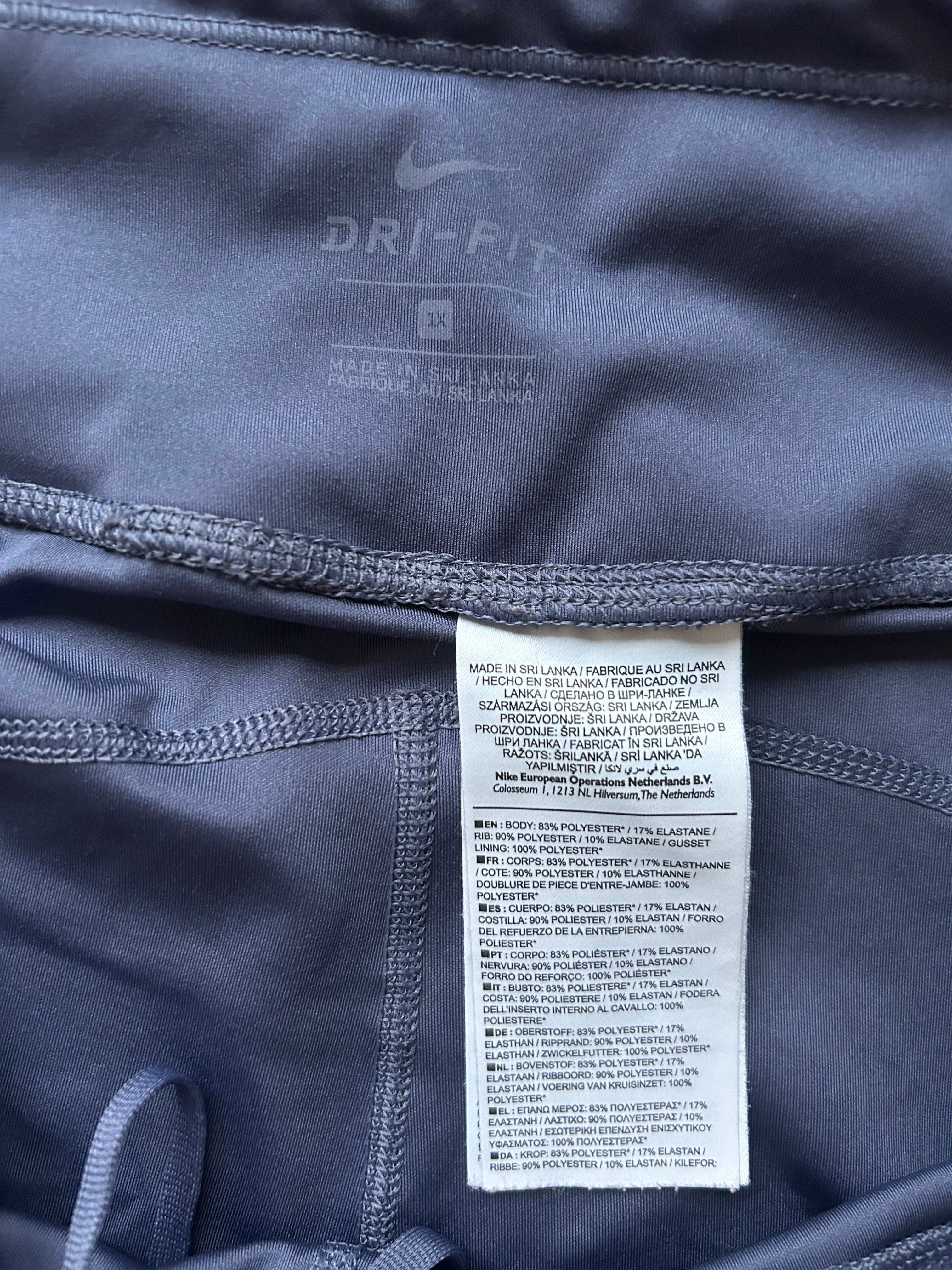 Pantaloni 2/3 Nike - marimea 1X - Femei