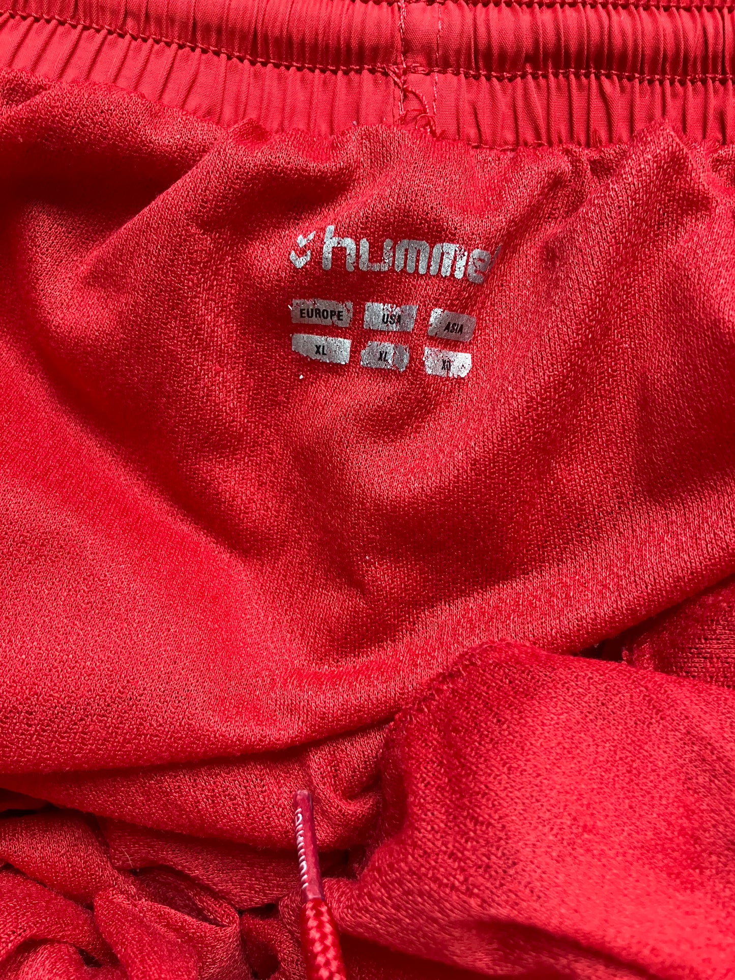 Pantaloni scurti Hummel - marimea S/M