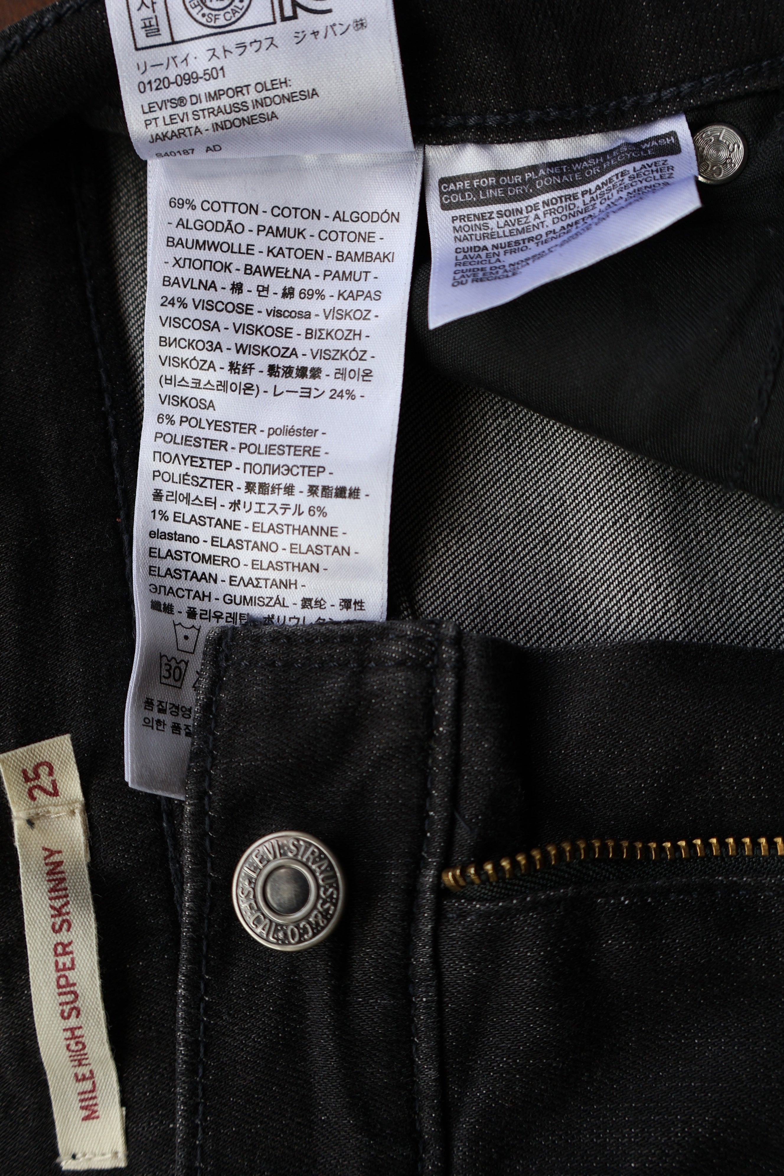 Blugi Levi's - marimea XS W25 - Femei