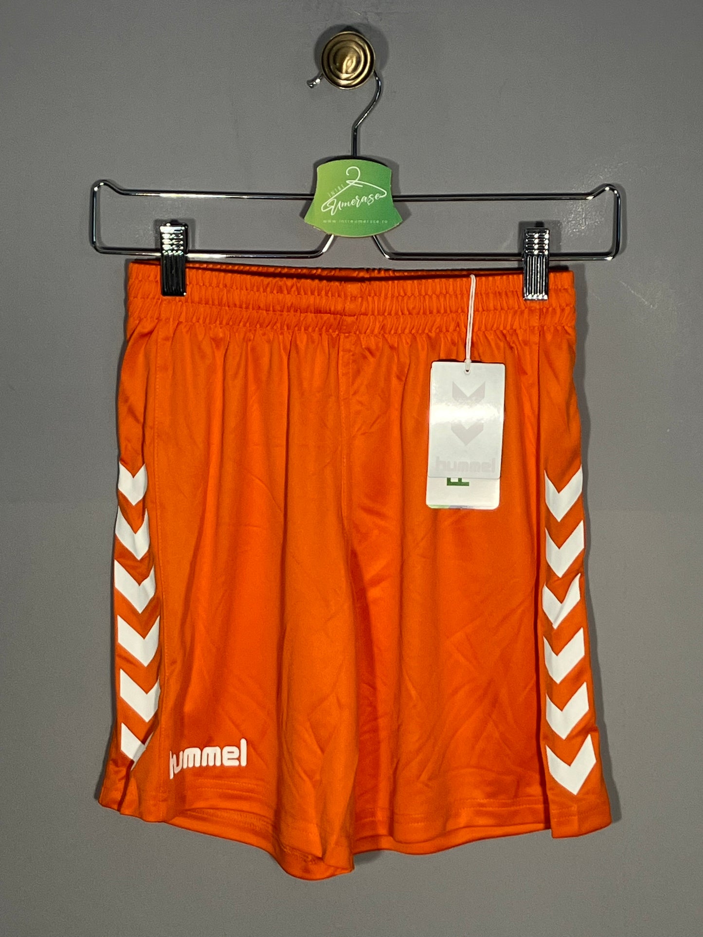 Pantaloni scurti Hummel - marimea M