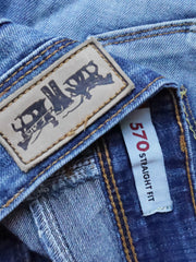 Blugi scurti Levi's 570 - marimea S - Femei