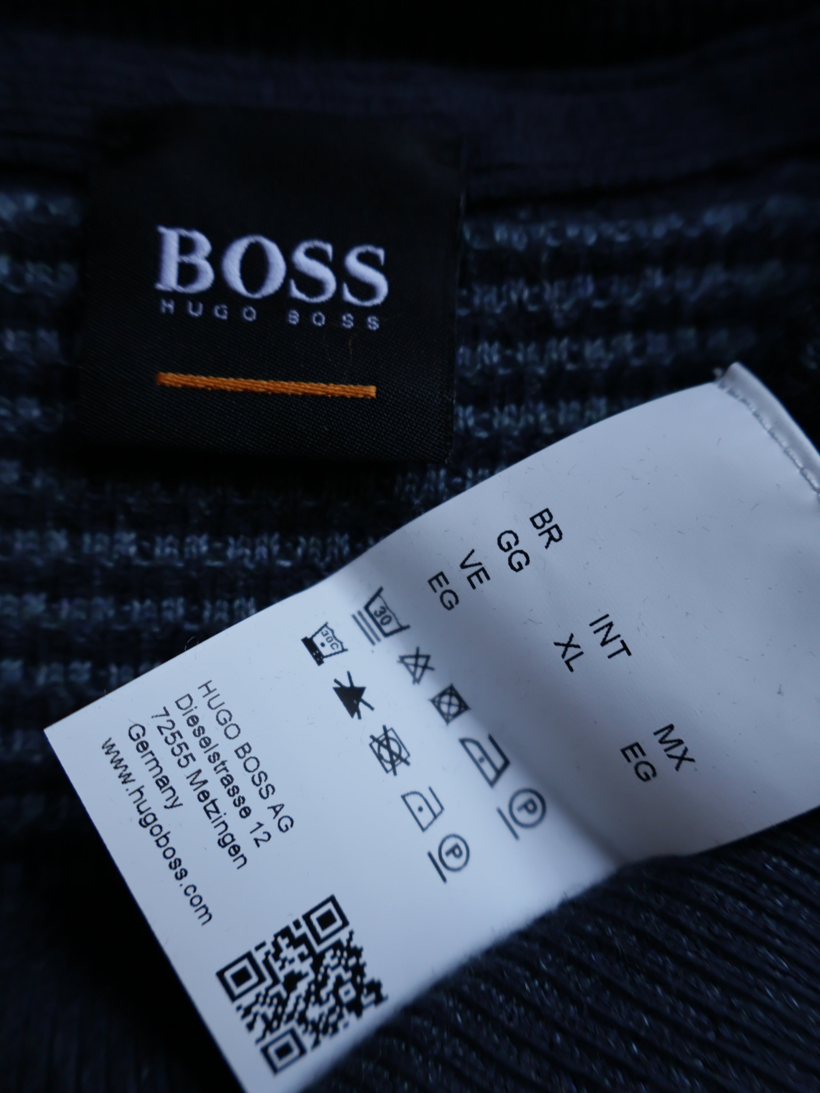 Bluza (17%lana) Hugo Boss - marimea XL - Barbati