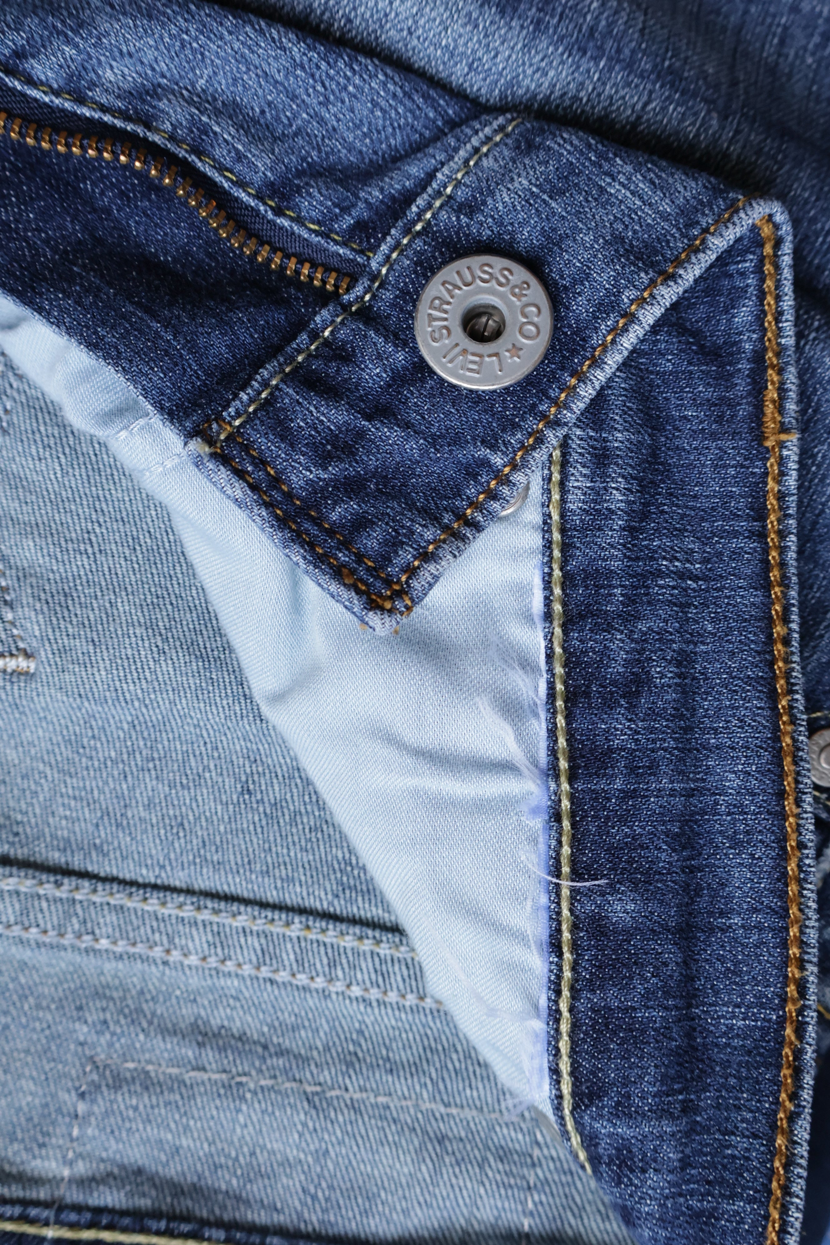 Blugi Levi's - marimea S W30 - Barbati