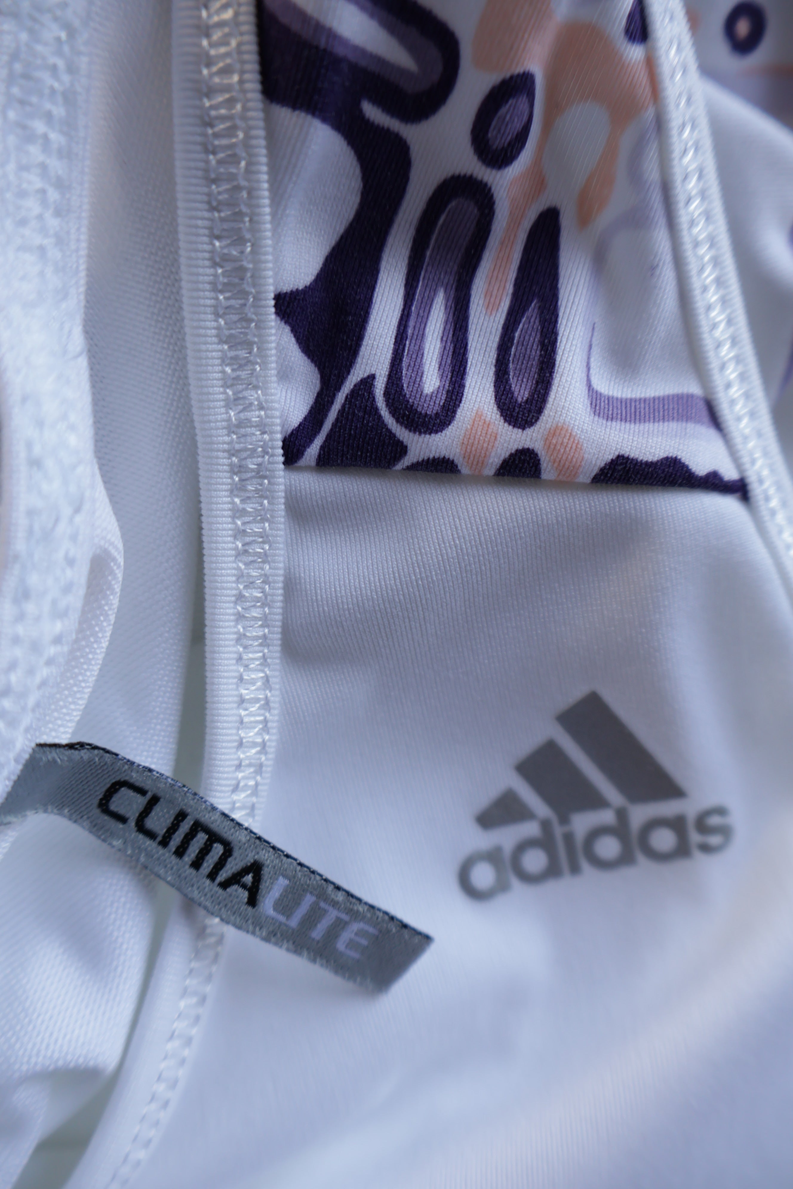 Maiou Adidas - marimea M/L - Femei