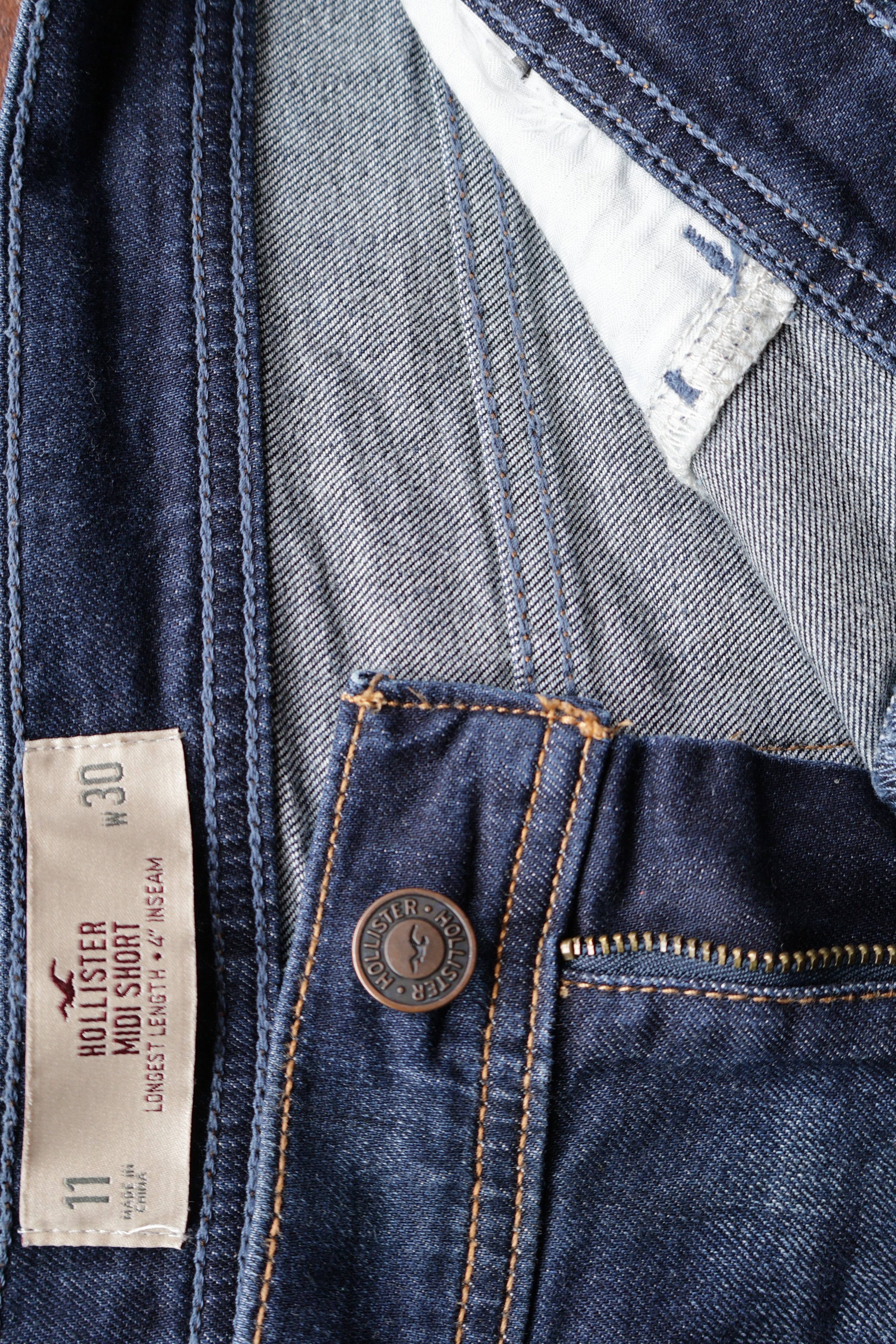 Pantaloni scurti Hollister - marimea L - Femei