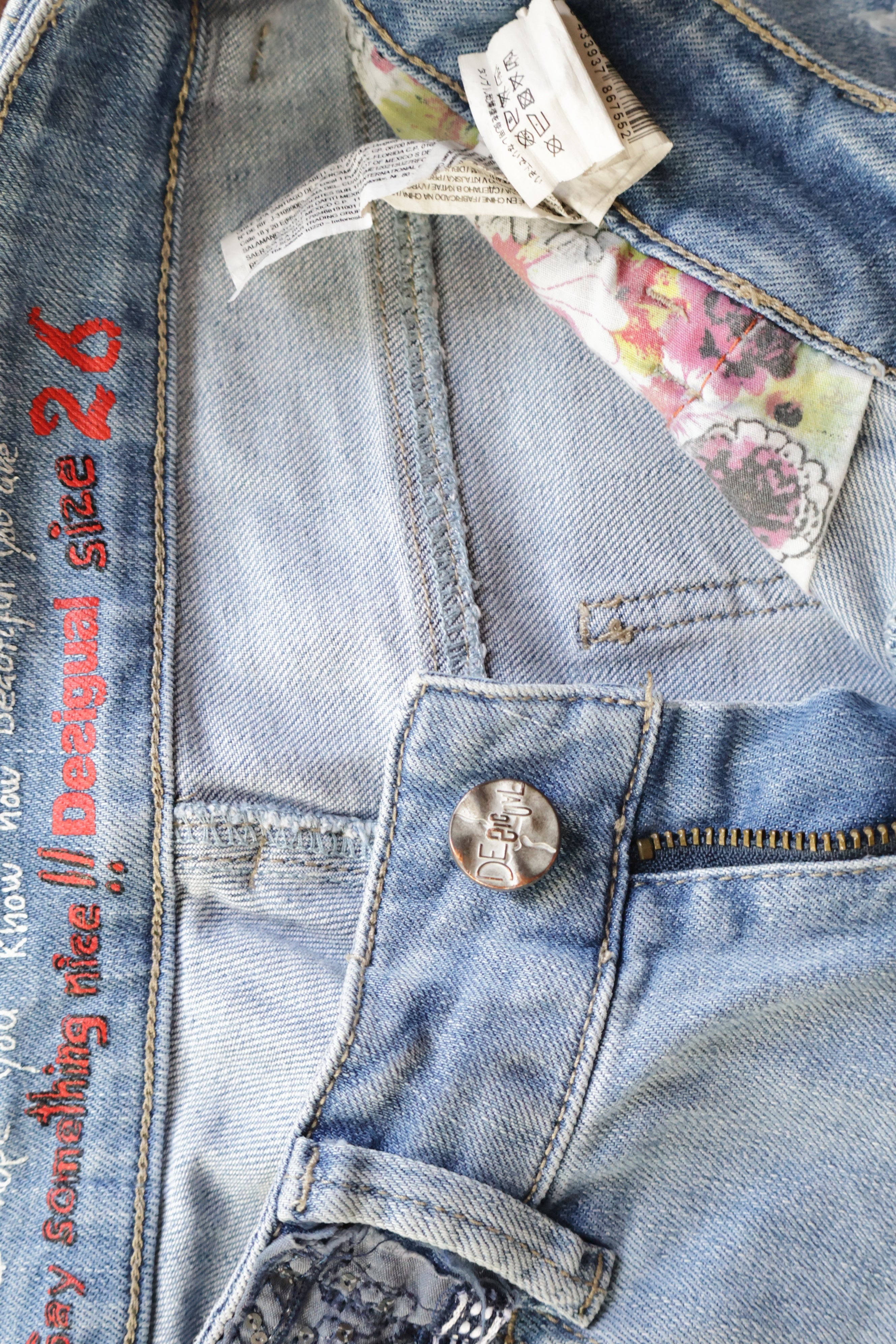 Blugi scurti Desigual - marimea S - Femei