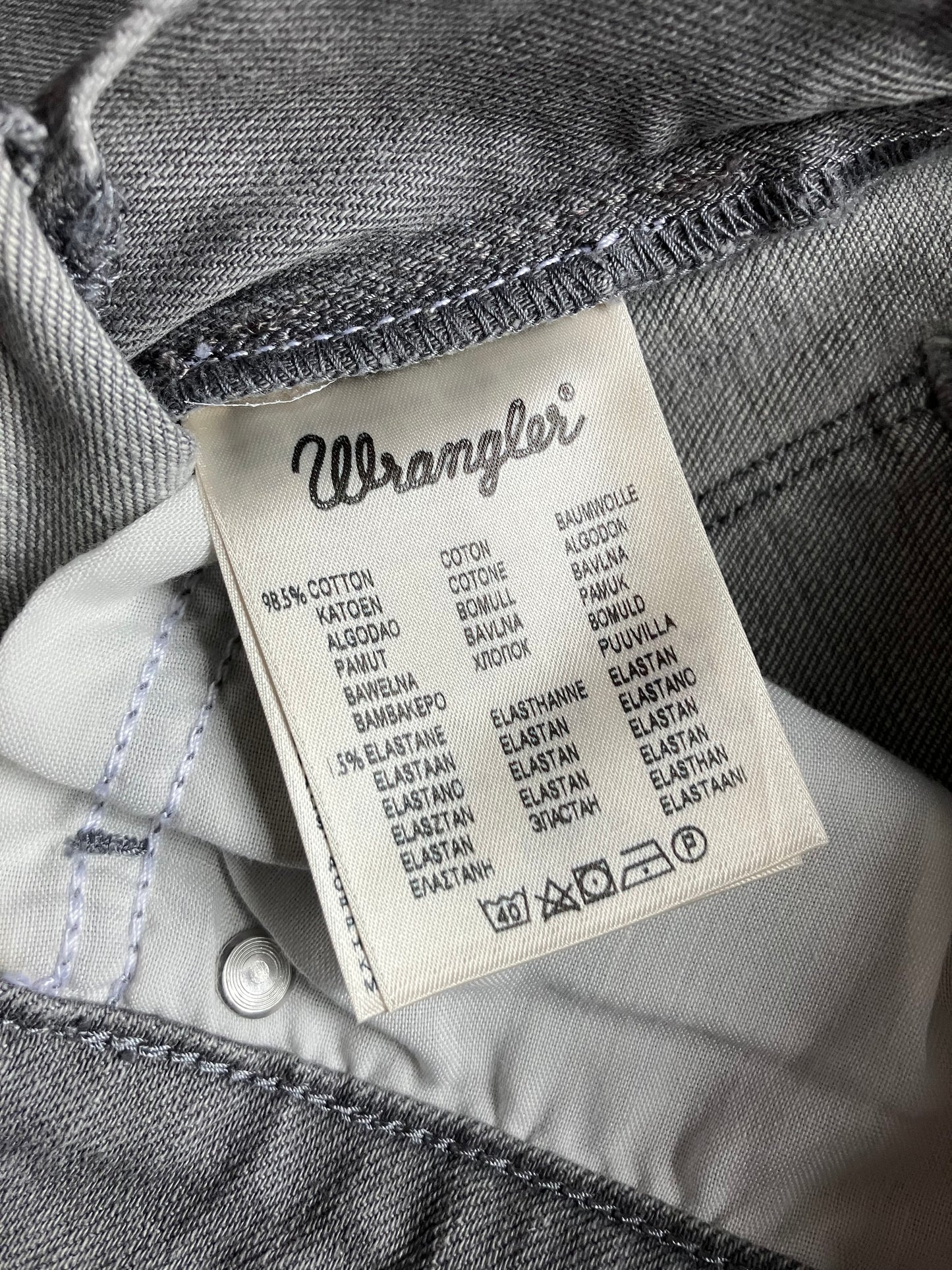 Blugi Wrangler - marimea W26/L32