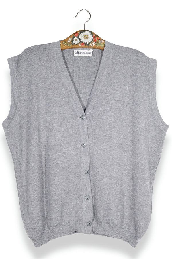 Vestă EUROCLER casual din tricot fin cu decolteu în V și nasturi – 3XL/4XL – Femei