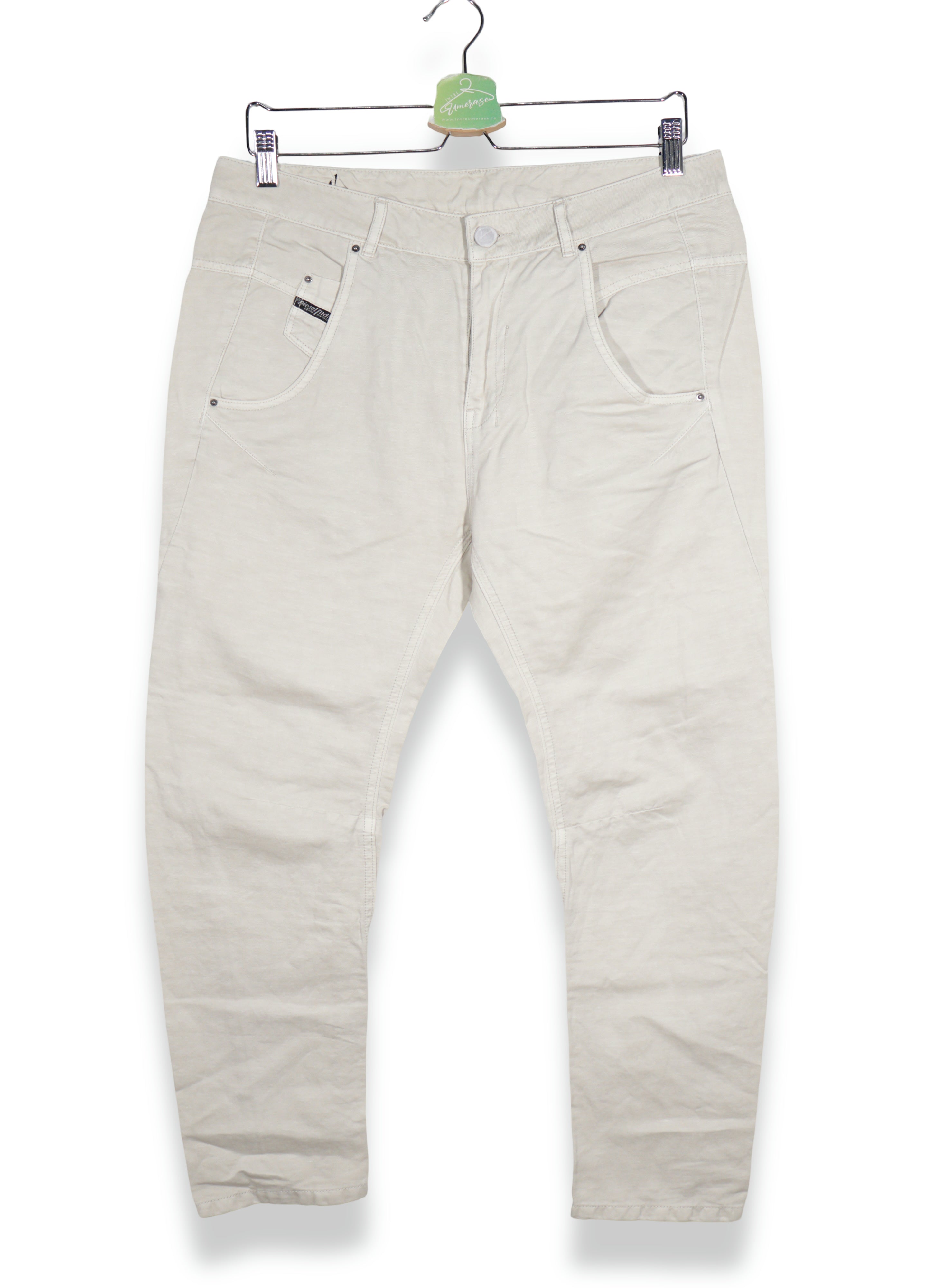 DIESEL – blugi – vedere din față – second-hand premium