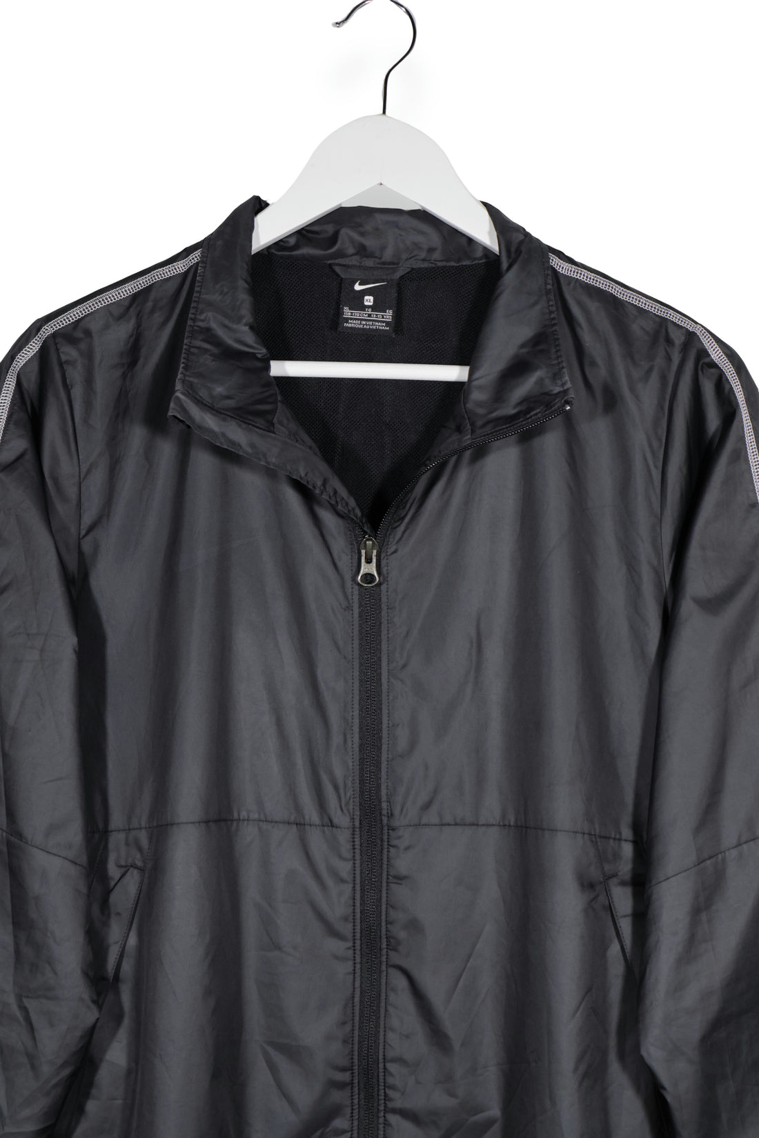 Nike – geacă – detaliu – second-hand premium