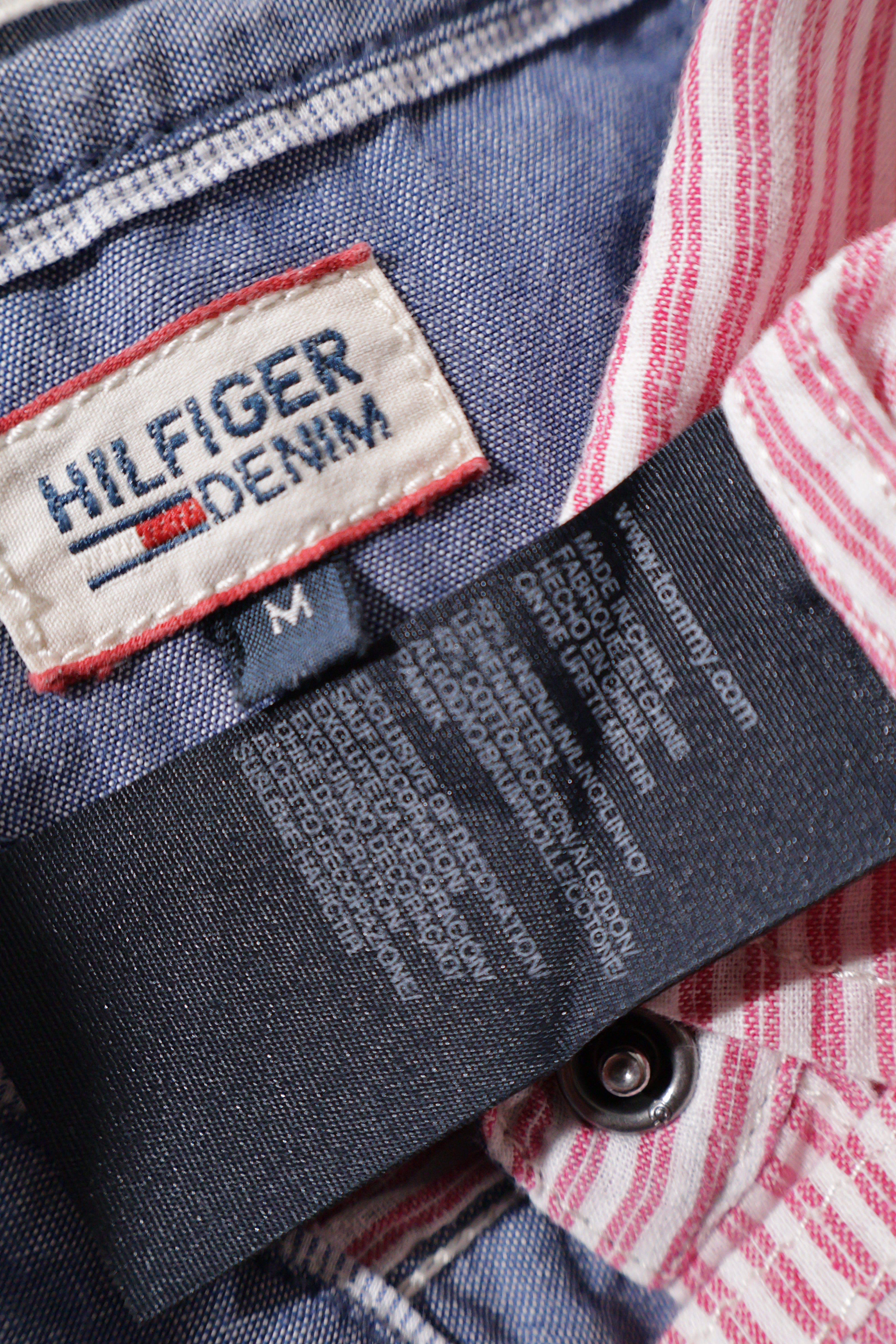 Eticheta marime si compozitie (rotita dreapta) - Cămașă - Tommy Hilfiger camasa in dungi roz din bumbac – M – Femei