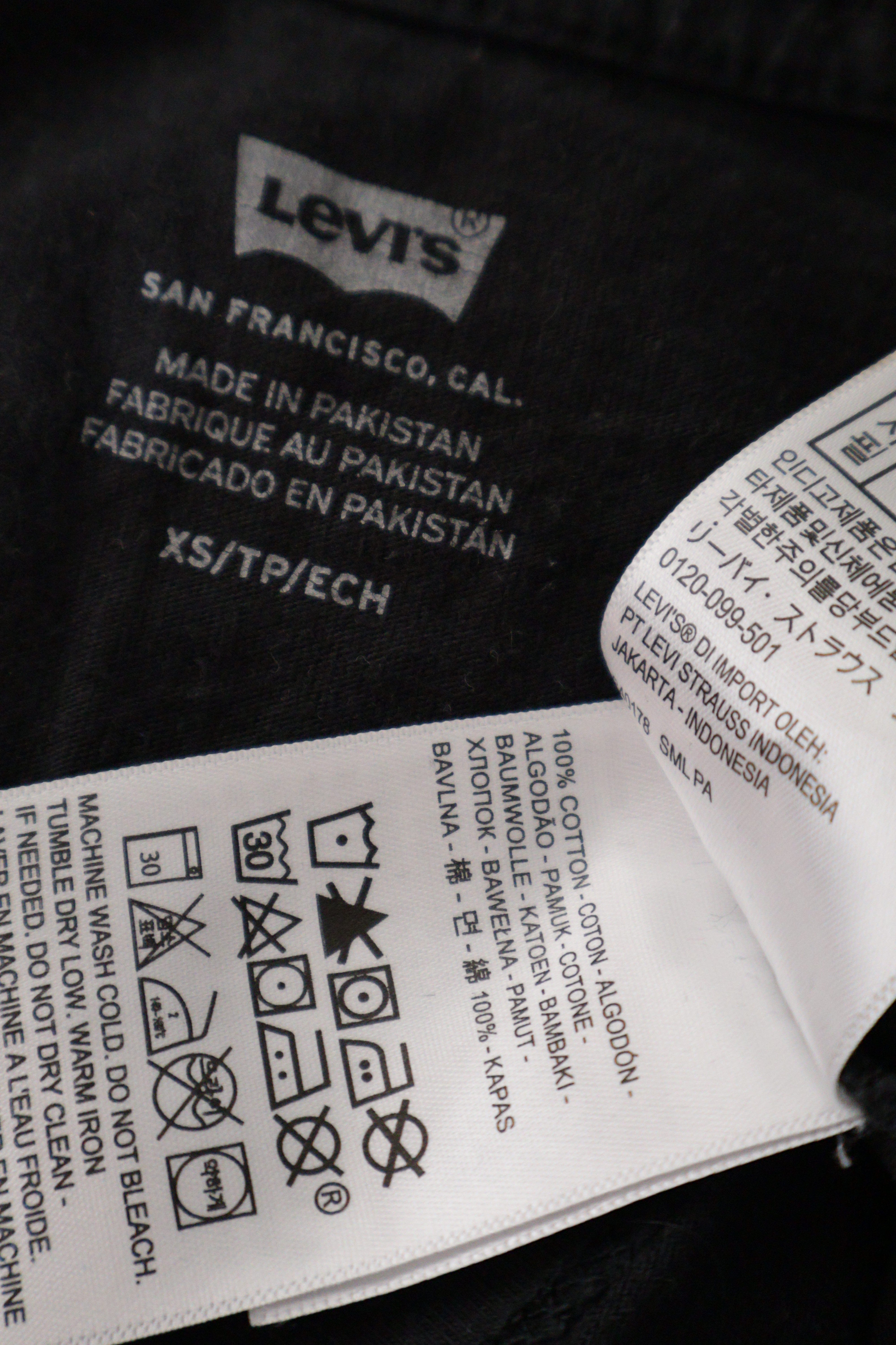 Eticheta marime si compozitie (rotita dreapta) - Tricou - Levi's negru cu imprimeu grafic colorat – XS – Femei