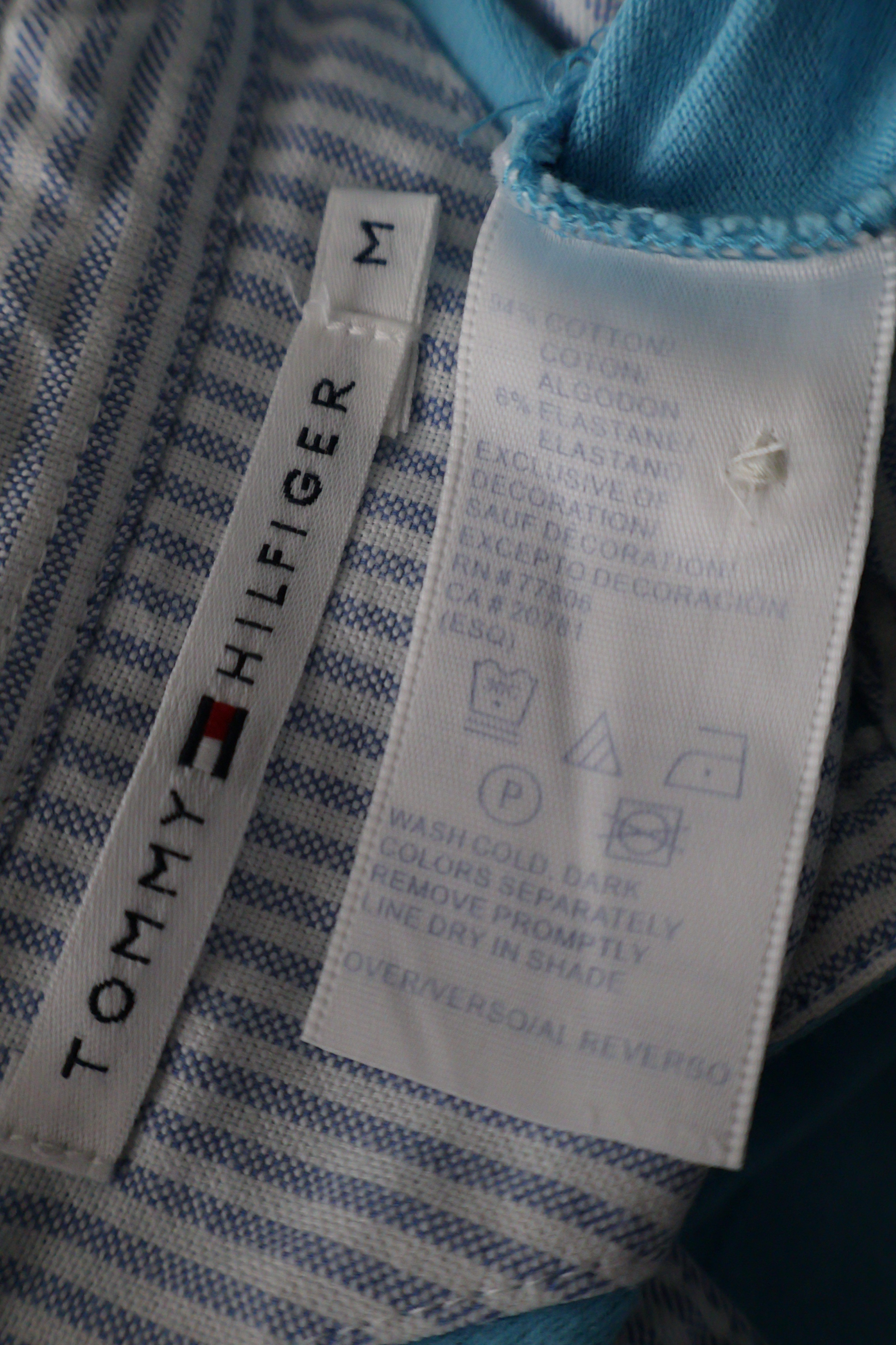 Eticheta marime si compozitie (rotita dreapta) - Top - Tommy Hilfiger polo fara mâneci bleu deschis – M – Femei